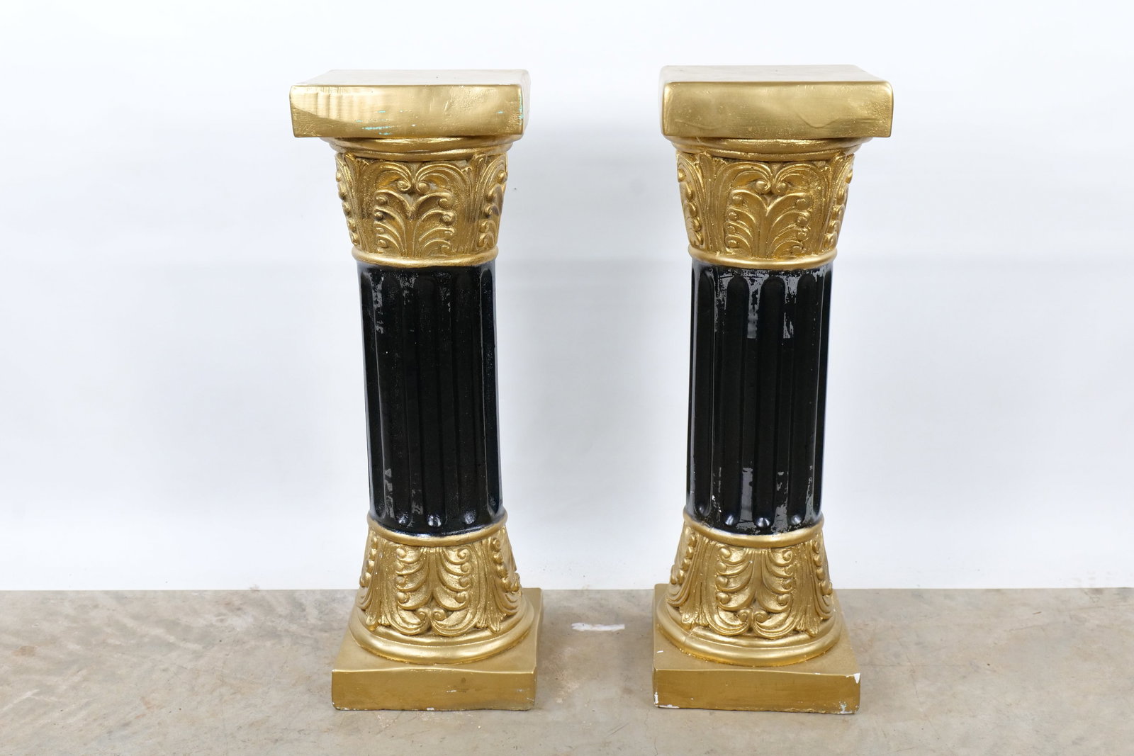 Pair of Vintage Hollywood Regency Gold & Black Fluted Colum Pedestals (1 of 20)