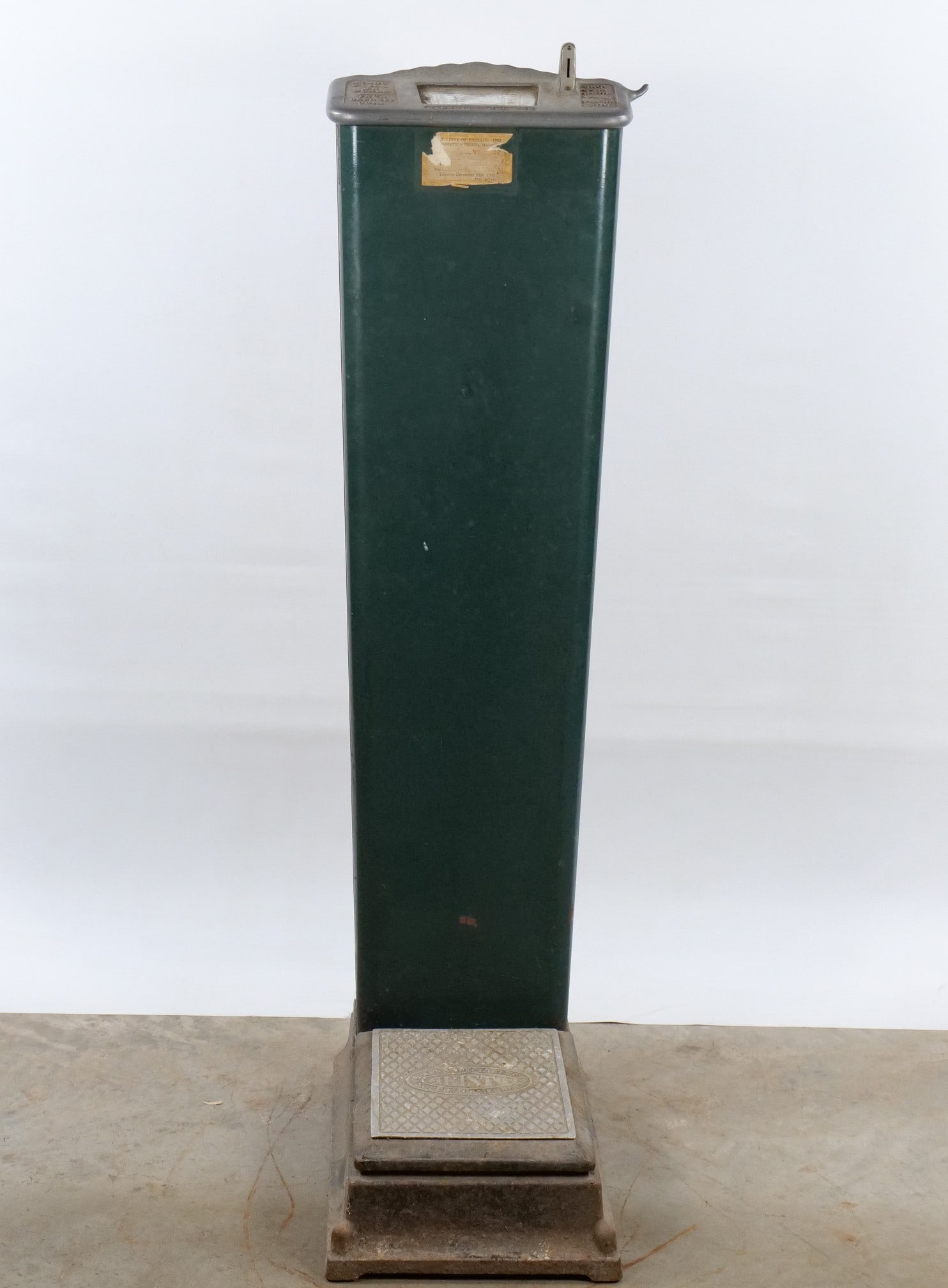 Vintage Aristo Coin-Operated Penny Scale: Vintage Aristo Coin-Operated Penny Scale by Pace Mfg. Co. - 1960's Provenance. Retains the original "Watch Your Weight" Display with height and weight charts for men and women. Features original distr