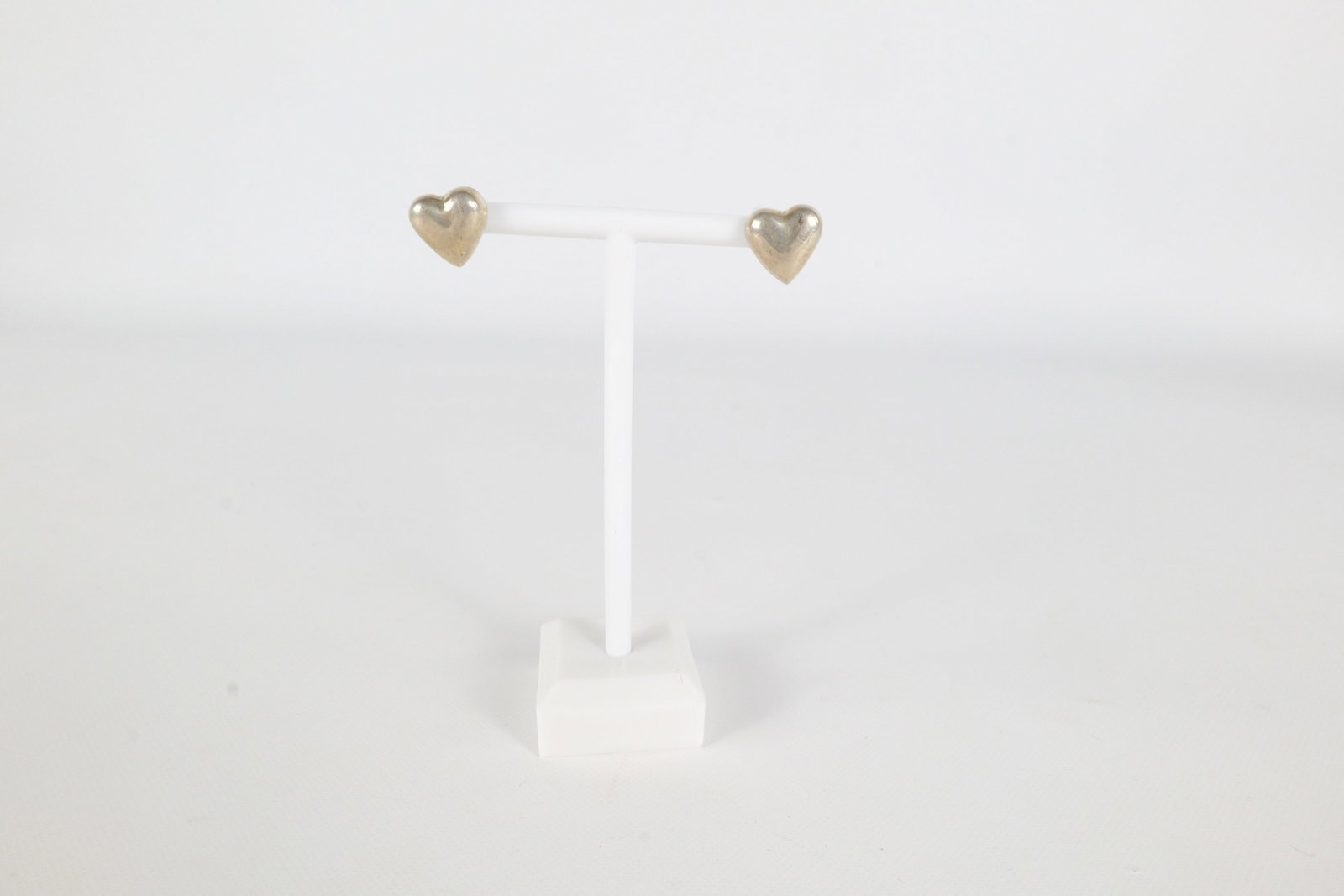Vintage Tiffany & Co Earrings: Vintage Tiffany and Company Sterling Silver Puffy Heart Earrings. The earrings are stud piercings. They measure approximately 1/4". All invoices must be paid within 24 hours of the sale. We offer