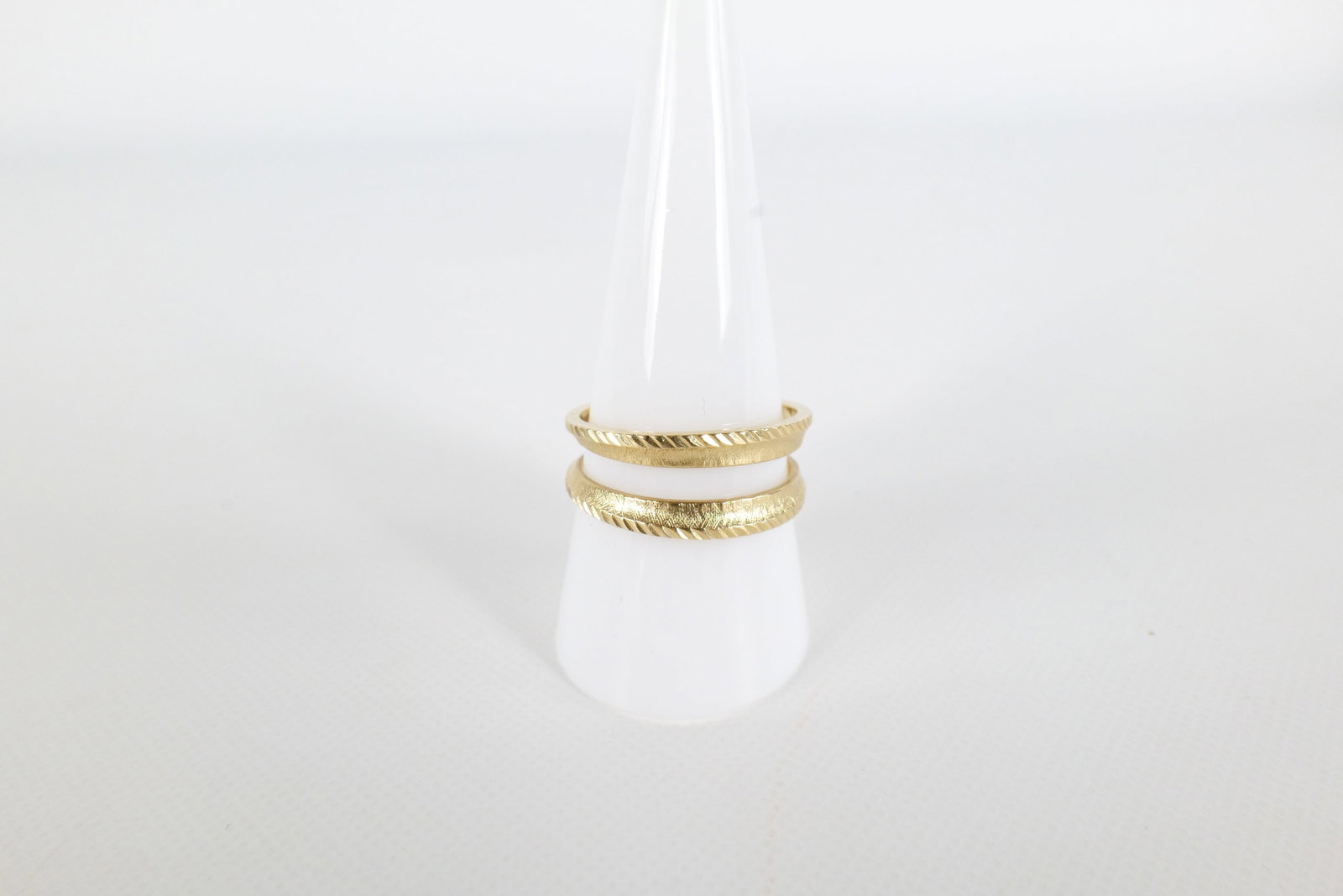 14K Yellow Gold Ring: A 14 K yellow gold ring. Has two bands that meet together in the back to form one ring. Size 9 3/4. Weighs approx. 4.8g. Was tested, is not marked. All invoices must be paid within 24 hours of the sal