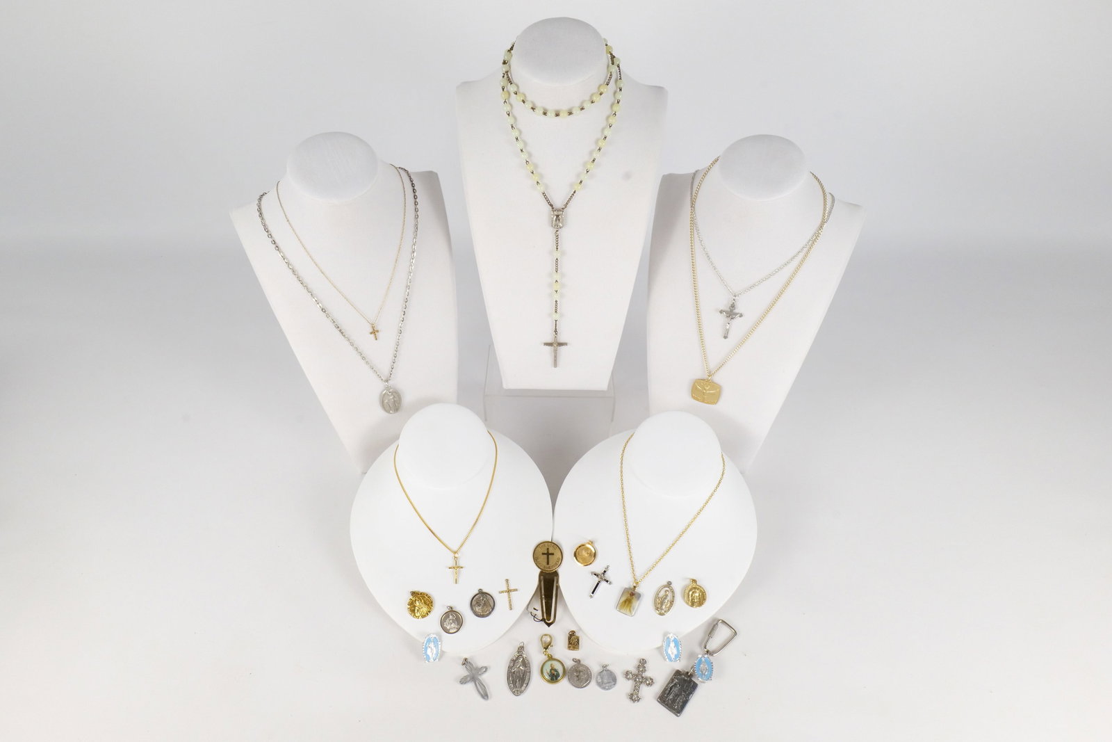 Lot of Religious Medals (1 of 16)