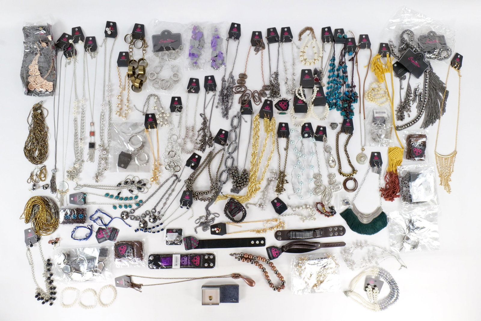 Lot of Assorted Costume Jewelry - Paparazzi and More (1 of 12)