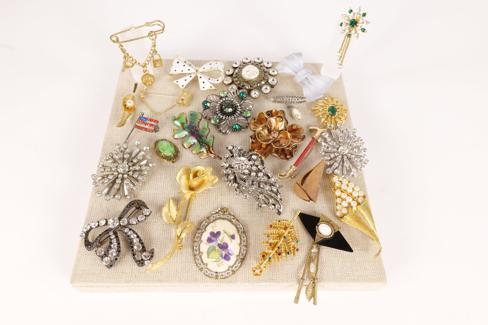 Lot of Costume Jewelry (1 of 13)