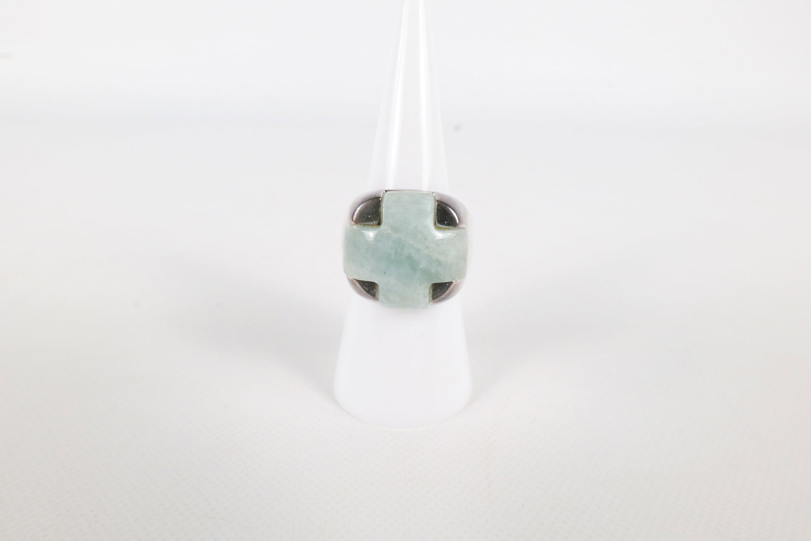 RLM Studio Modernist Sterling and Aventurine Cross Ring (1 of 8)