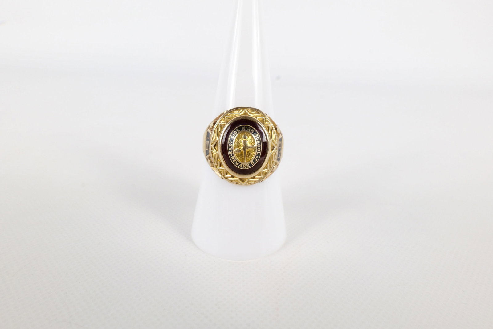 10k East Side High School - Newark NJ Class Ring: 10k East Side High School - Newark NJ Class Ring. Size 7 3/4. Weighs approx. 8 grams. All invoices must be paid within 24 hours of the sale. We offer multiple shipping options, please read the terms t