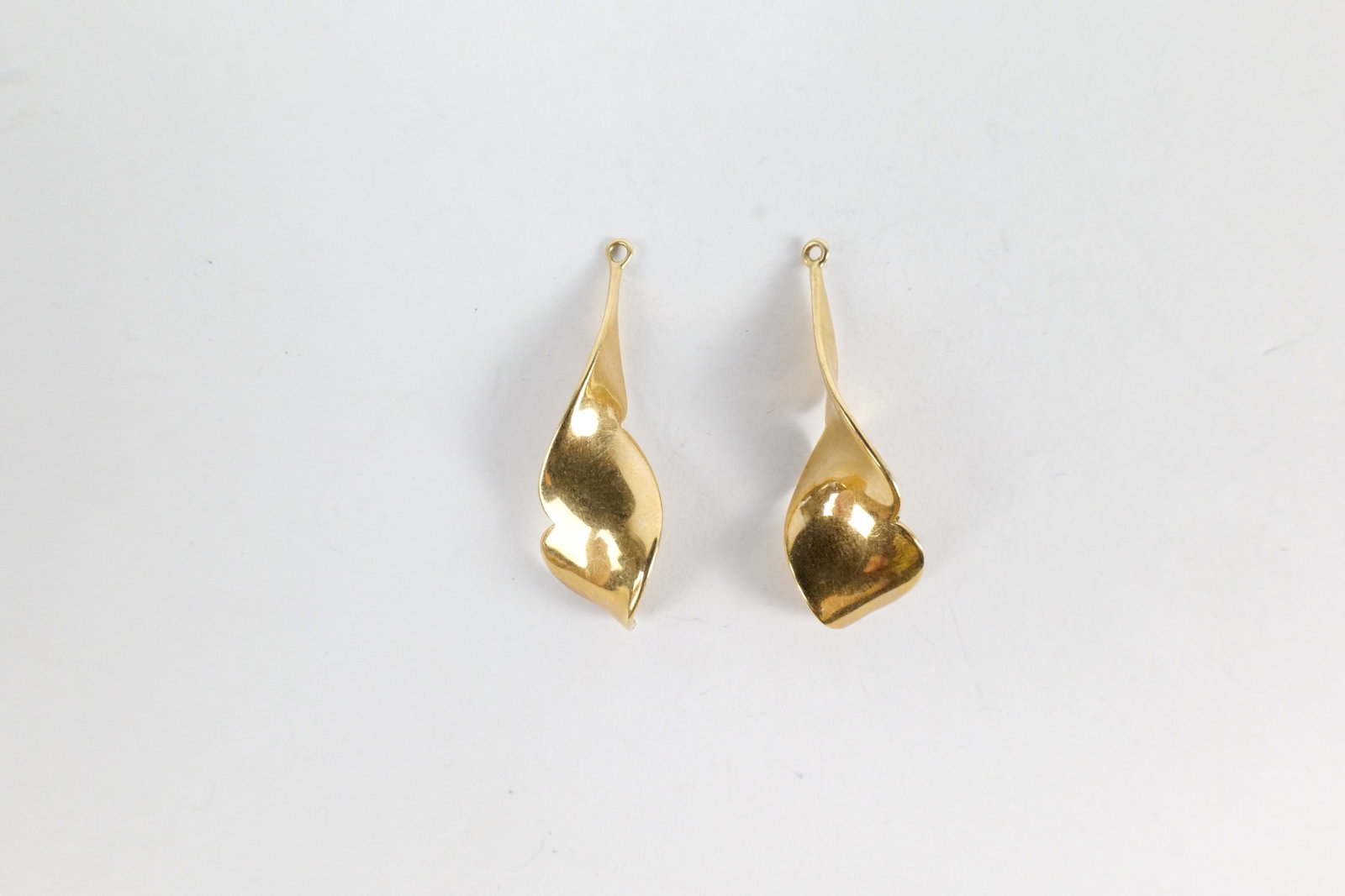 14k Scrap Investment Jewelry: 14k Scrap Investment Jewelry. Weighs 3 grams. All invoices must be paid within 24 hours of the sale. We offer multiple shipping options, please read the terms to understand your options. We also offer