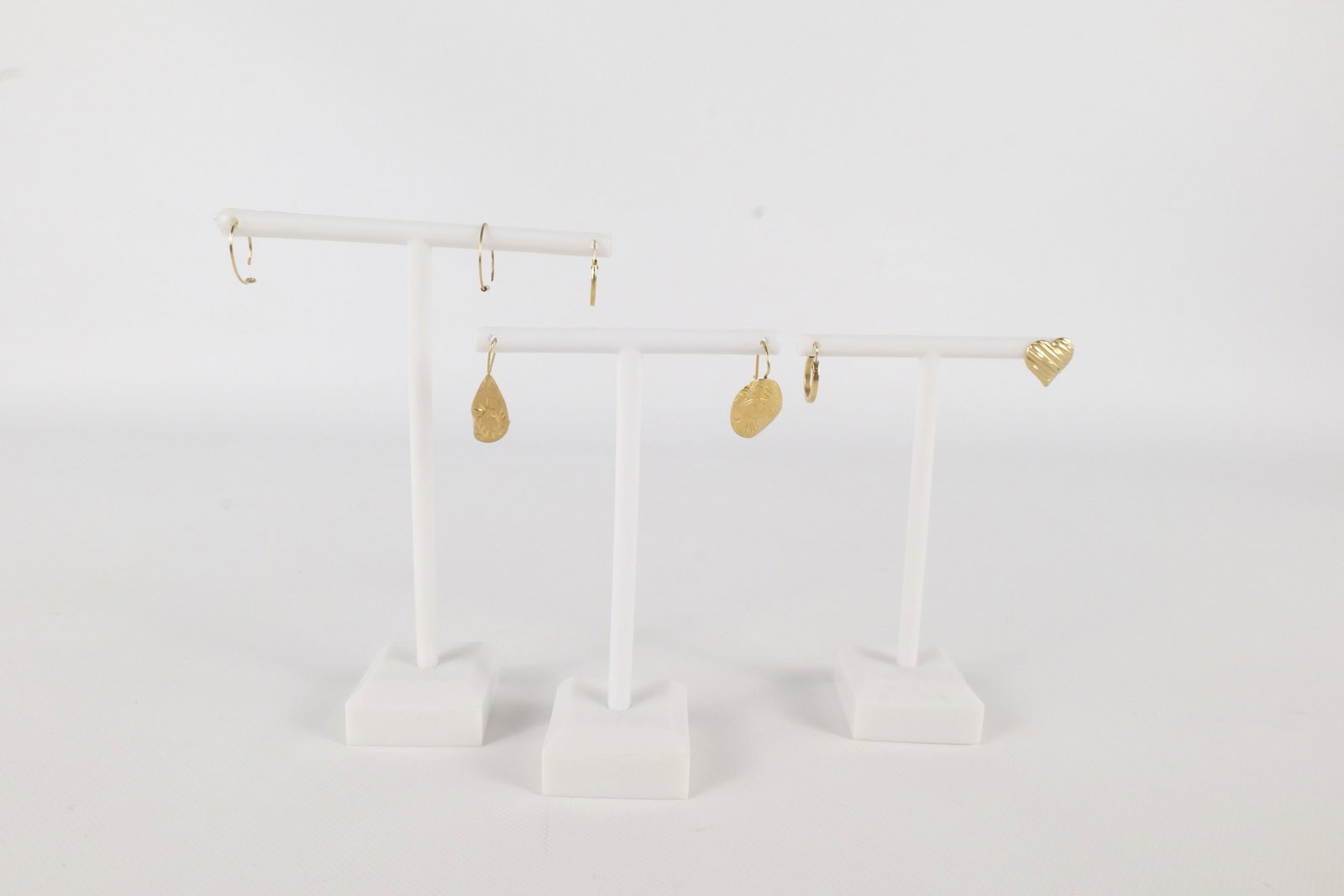 14k Scrap Investment Jewelry: 14k Scrap Investment Jewelry. Weighs 1.8 grams. All invoices must be paid within 24 hours of the sale. We offer multiple shipping options, please read the terms to understand your options. We also off
