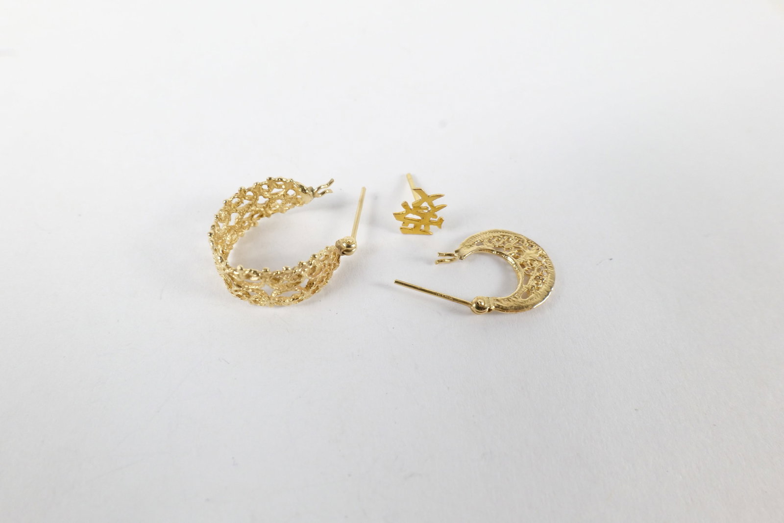 14k Scrap Investment Jewelry: 14k Scrap Investment Jewelry. Weighs 2.6 grams. All invoices must be paid within 24 hours of the sale. We offer multiple shipping options, please read the terms to understand your options. We also off
