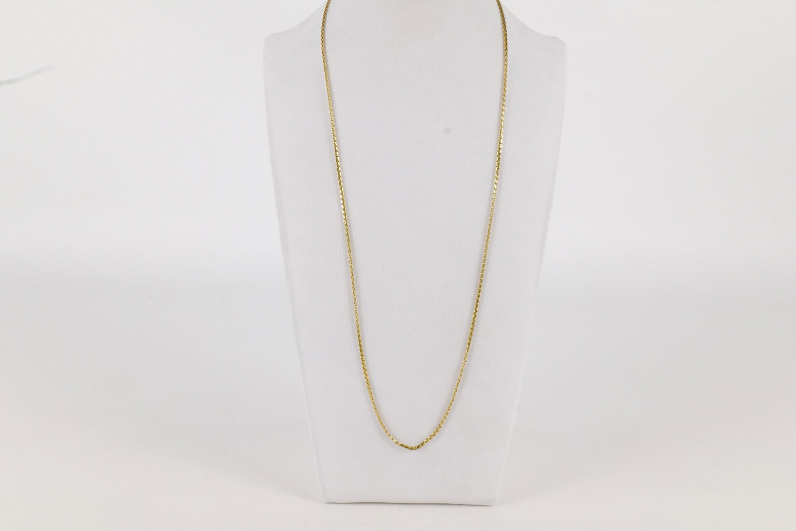 14k Rope Style Chain: 14k Rope Style Chain. Measures 24". Marked on Clasp. Weighs 9.6 grams. All invoices must be paid within 24 hours of the sale. We offer multiple shipping options, please read the terms to understand yo