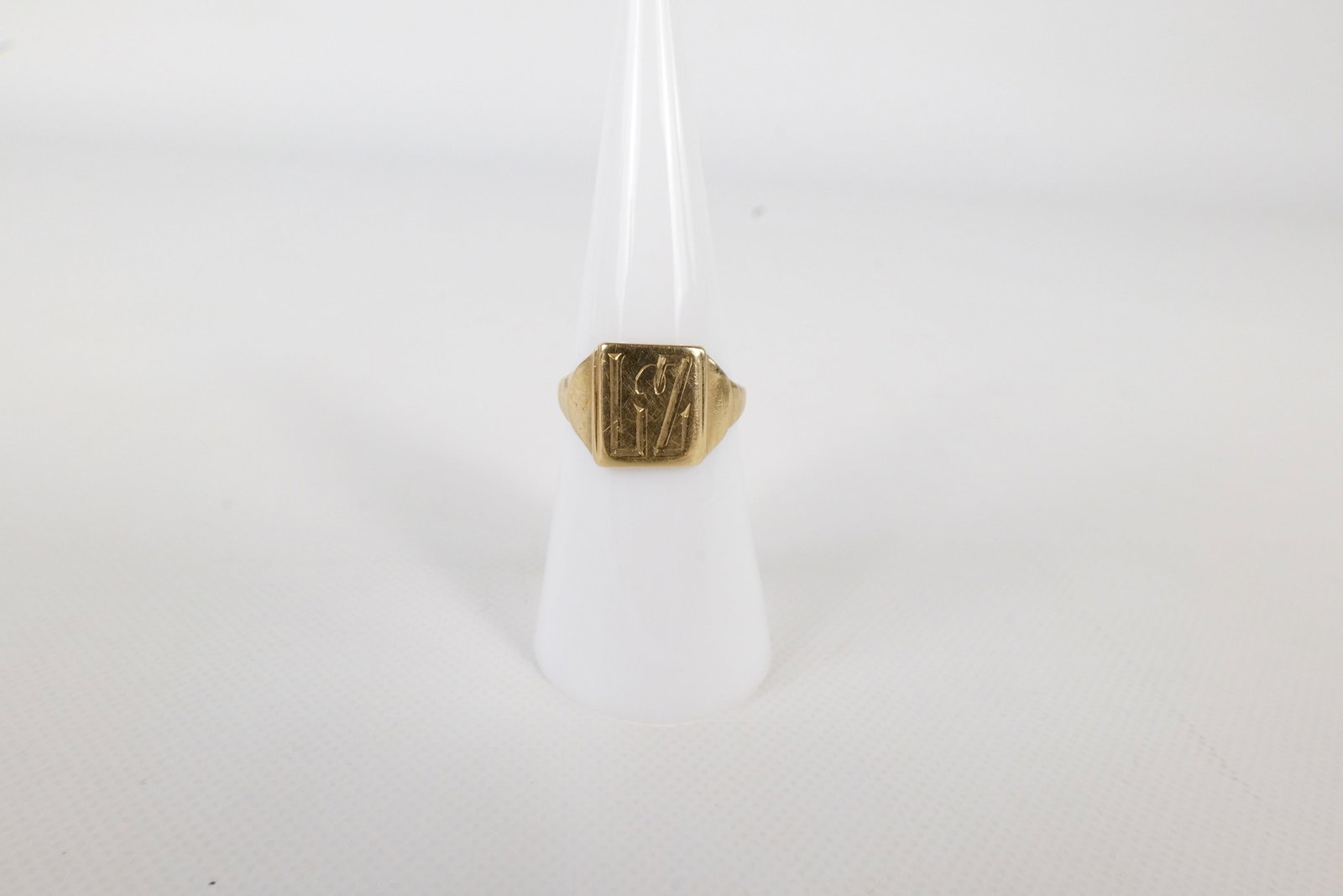 14k Monogram Ring: 14k Monogram Ring - "L Z" Inscribed FMT 28 1944. Size 6.25. Weighs 2.2 grams. All invoices must be paid within 24 hours of the sale. We offer multiple shipping options, please read the terms to