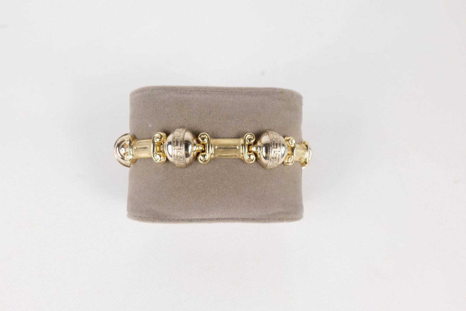 14k Yellow Gold Bracelet: 14k Yellow Gold Bracelet. Has Greek Style Columns and Balls with Greek Pattern. Marked. Measures 7". Weighs 7 grams. All invoices must be paid within 24 hours of the sale. We offer multiple shipping o