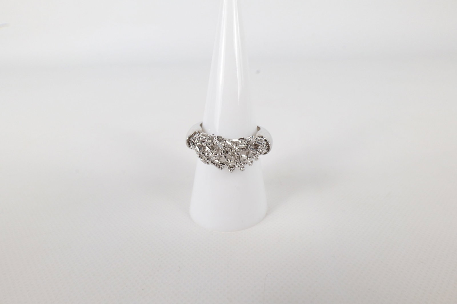 14k White Gold Ring with Open Work Beaded Design: 14k White Gold Ring with Open Work Beaded Design. Size 7.25. Weighs 4.2 grams. All invoices must be paid within 24 hours of the sale. We offer multiple shipping options, please read the terms to under