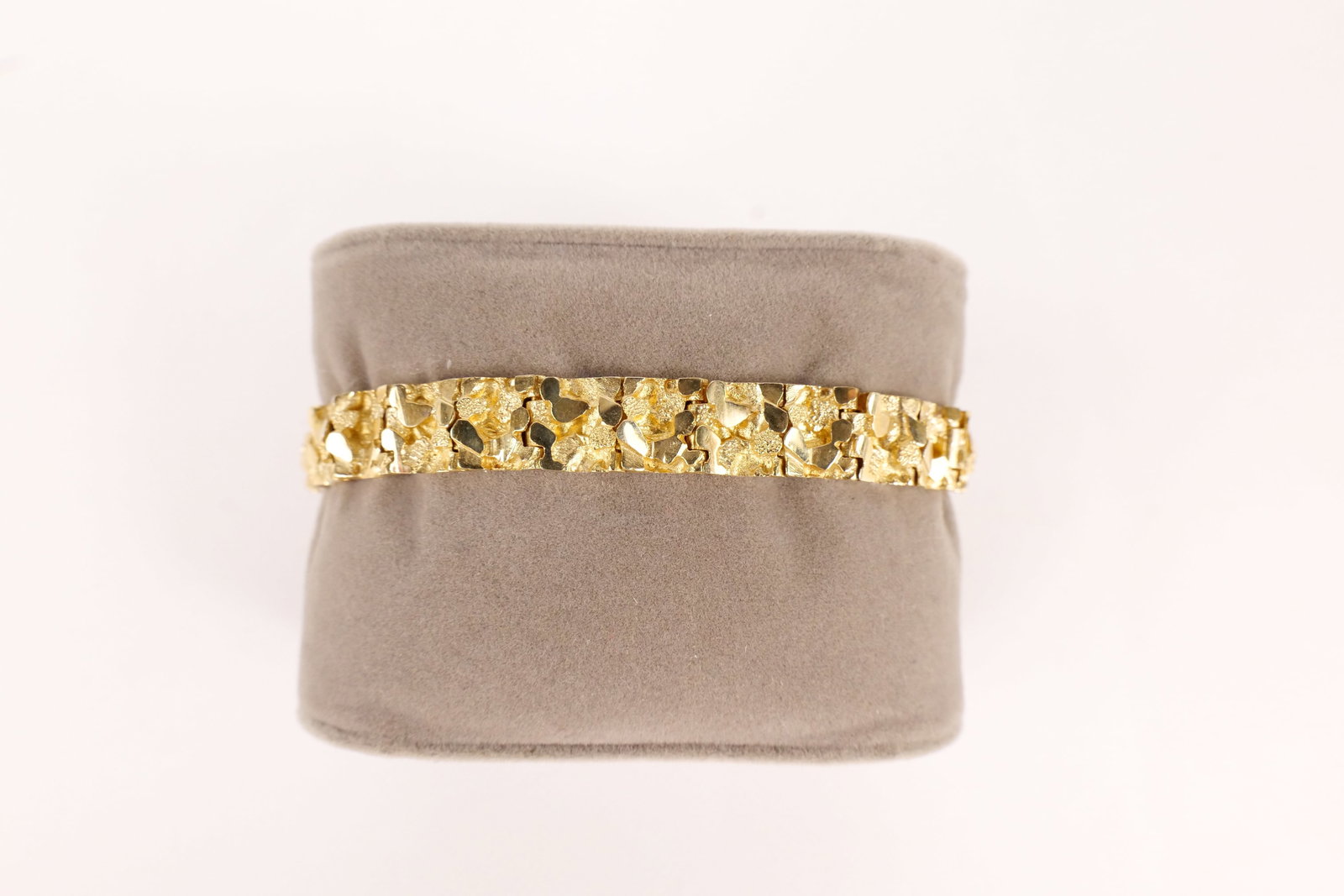 14k Yellow Gold Nugget Link Bracelet: 14k Yellow Gold Nugget Link Bracelet. Measures 7". Weighs 23.8 grams. All invoices must be paid within 24 hours of the sale. We offer multiple shipping options, please read the terms to understand you