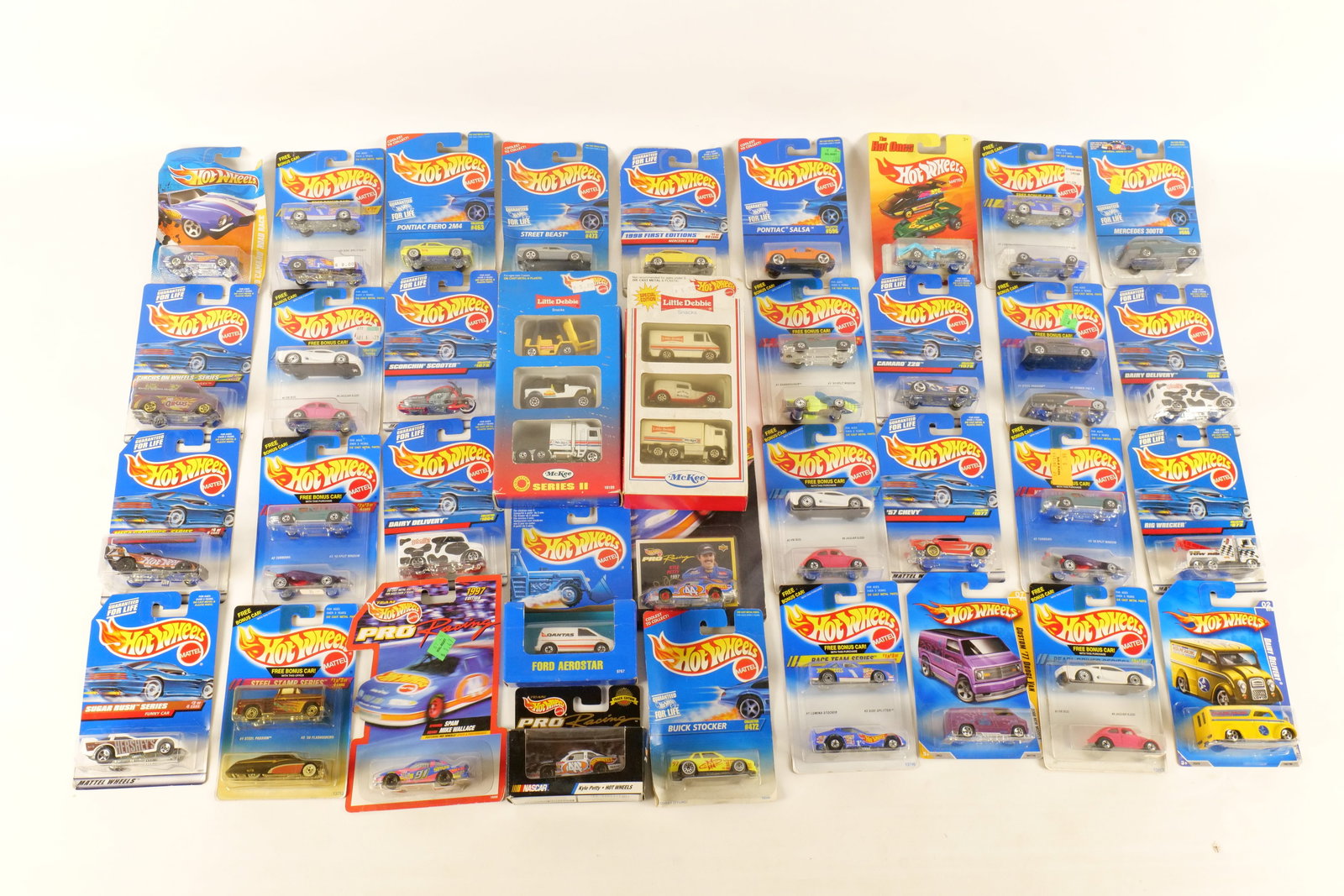 Lot of Mixed Hot Wheels (1 of 18)