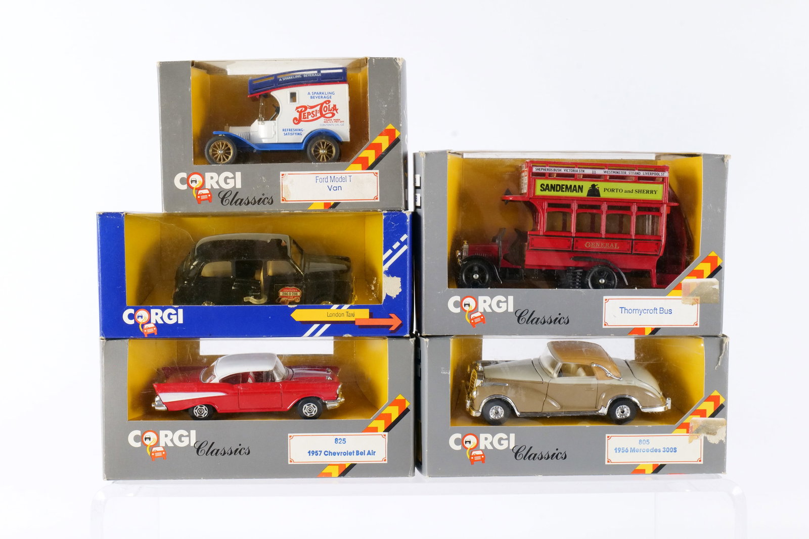 Lot of 5 Corgi Vehicles (1 of 19)