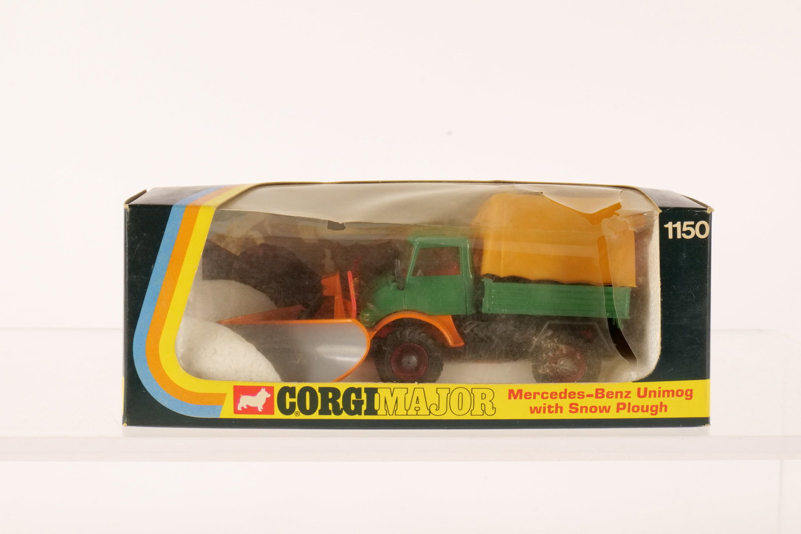 Corgi Mercedes Benz Unimog with Snow Plow (1 of 8)