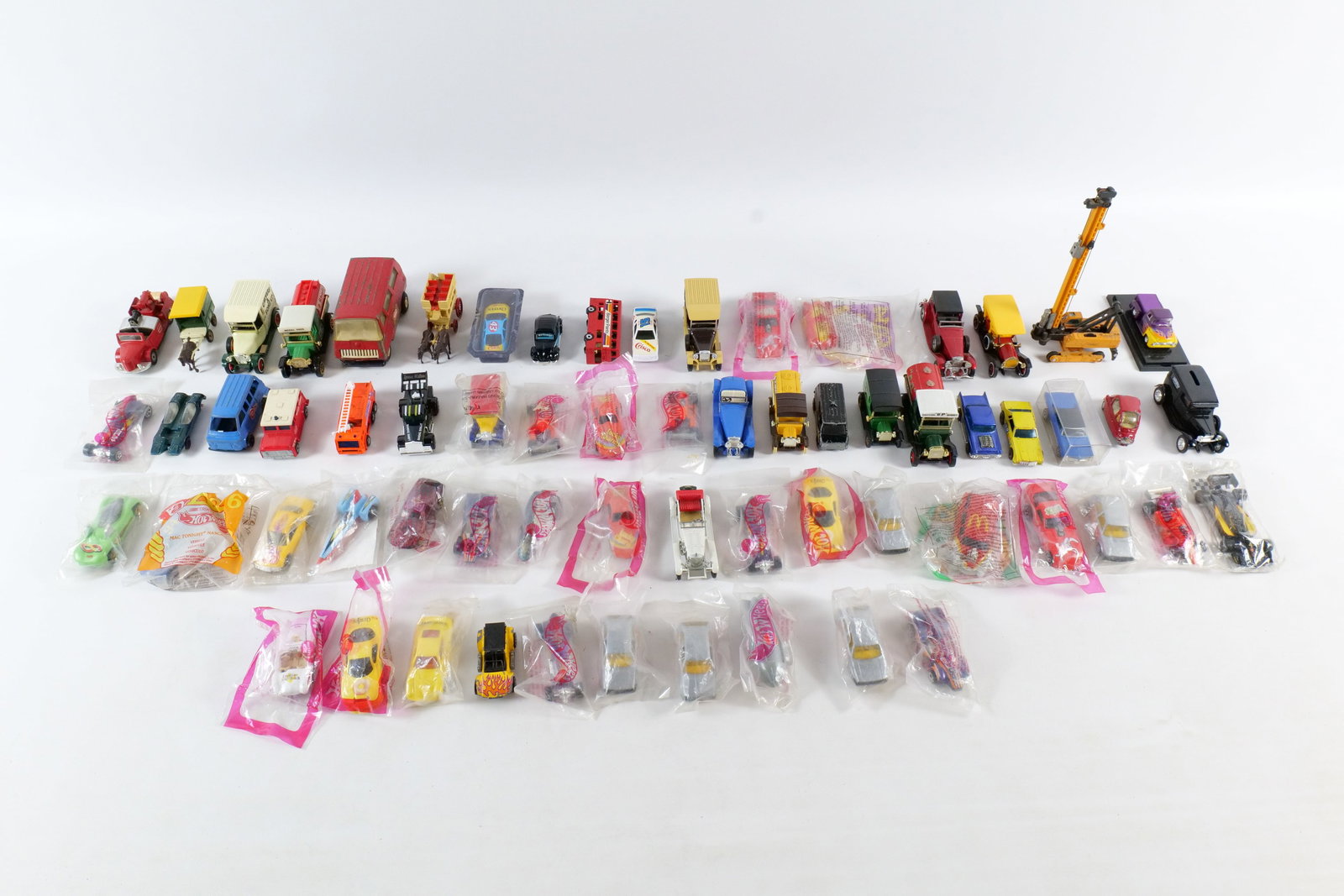 Lot of Loose Diecast and Giveaway Cars in Plastic (1 of 15)