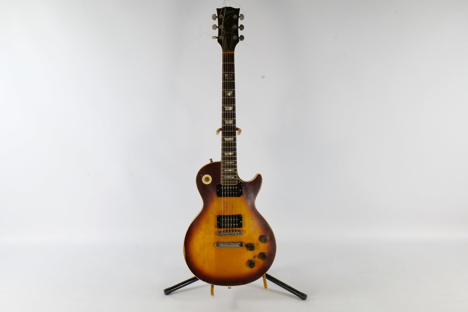 Vintage 1970's Gibson Les Paul Deluxe - 2