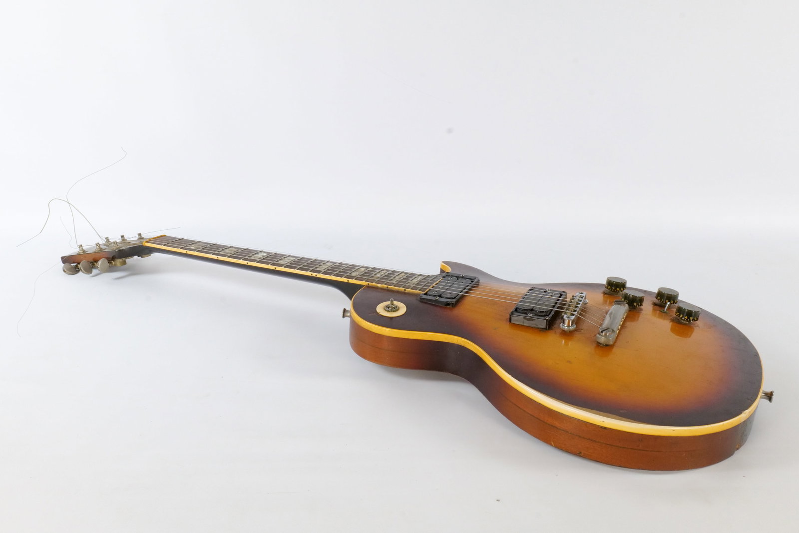 Vintage 1970's Gibson Les Paul Deluxe - 4