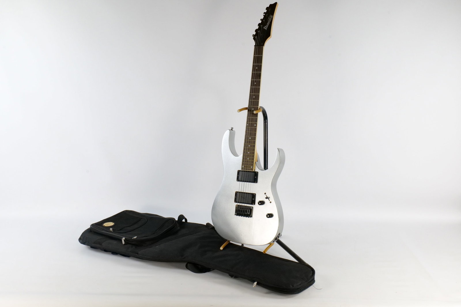 Ibanez GIO Silver Metallic Sparkle Electric Guitar (1 of 18)