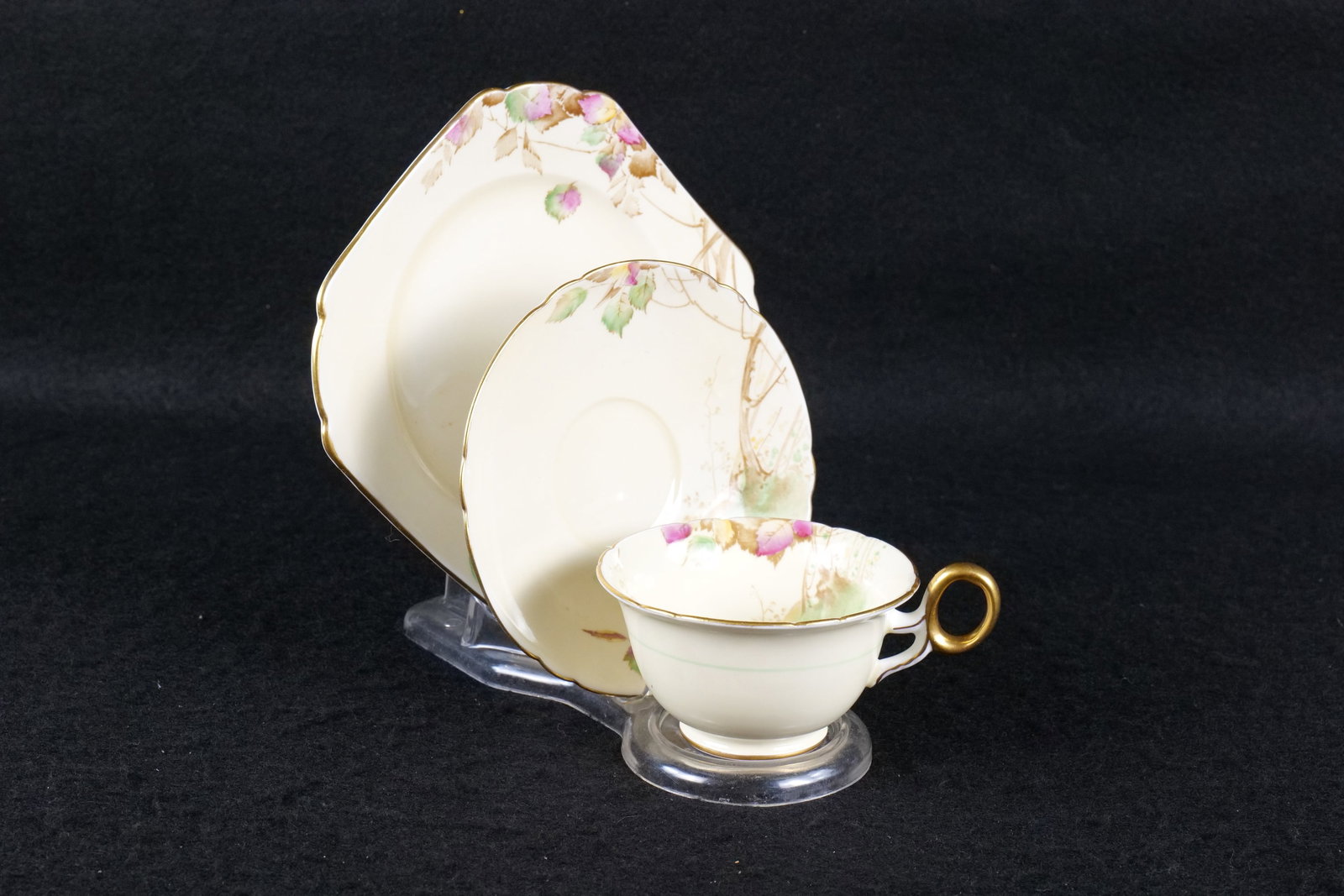 Vintage Shelley Chester Shaped Autumn Leaves Tea Trio (1 of 12)