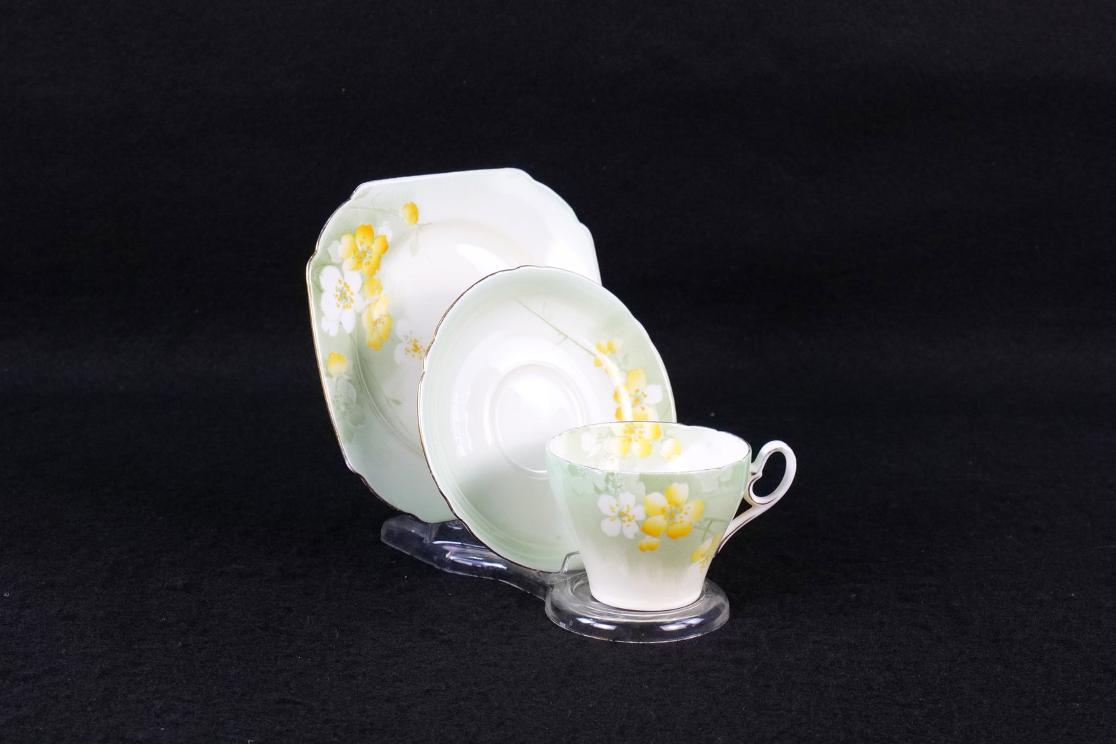 Vintage Shelley Bone China "Japonica" Tea Trio (1 of 12)