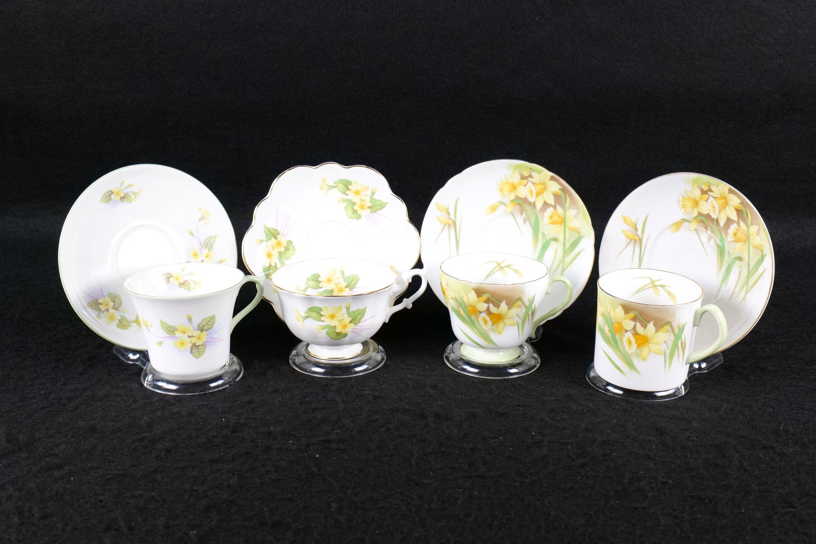 Lot of 4 Shelley Floral Teacups and Saucers (1 of 19)