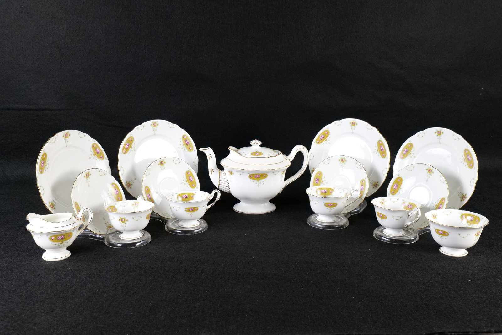 Shelley Pink Roses on Gold Medallion Tea Set (1 of 18)
