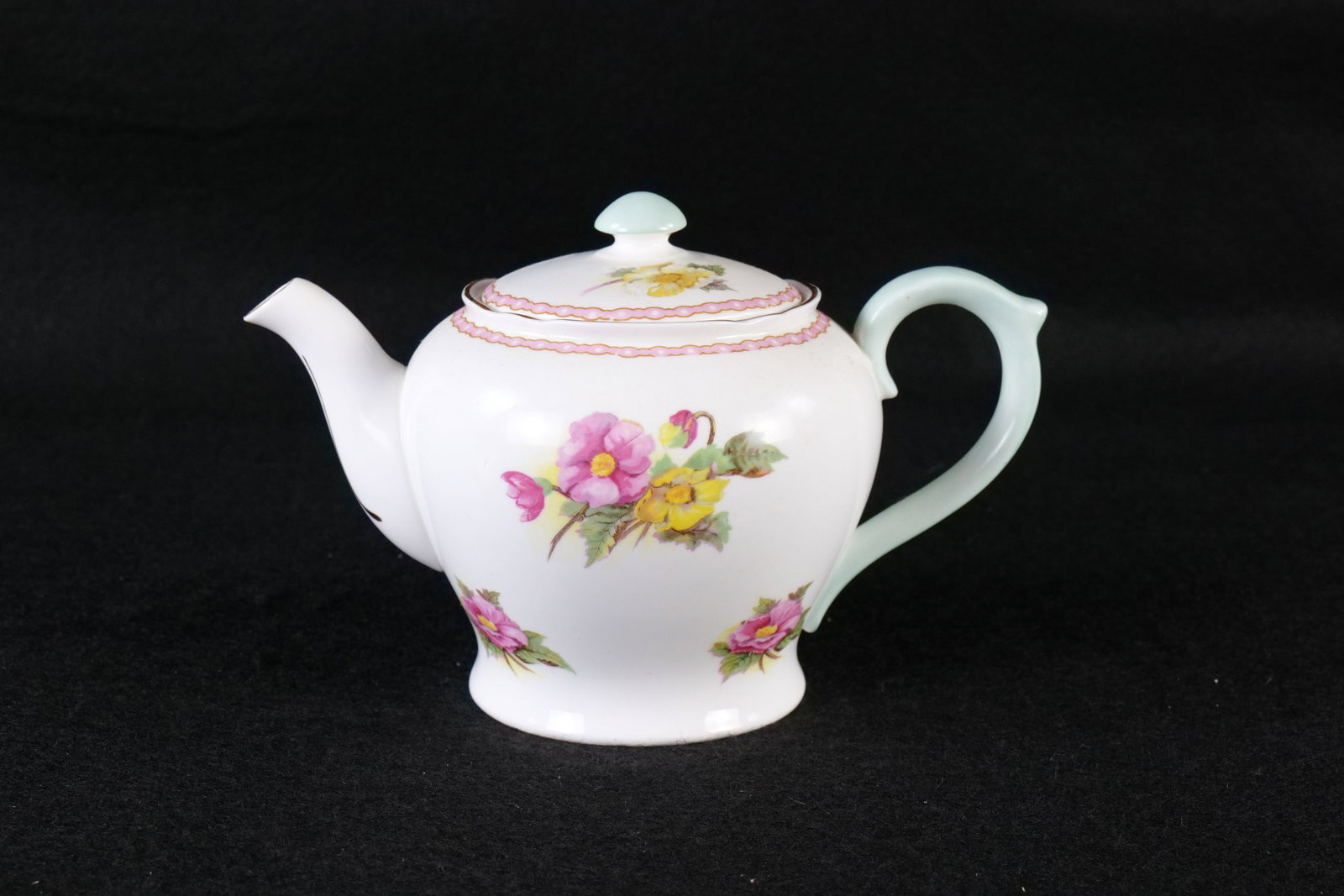 Shelley "Begonia" Teapot (1 of 8)
