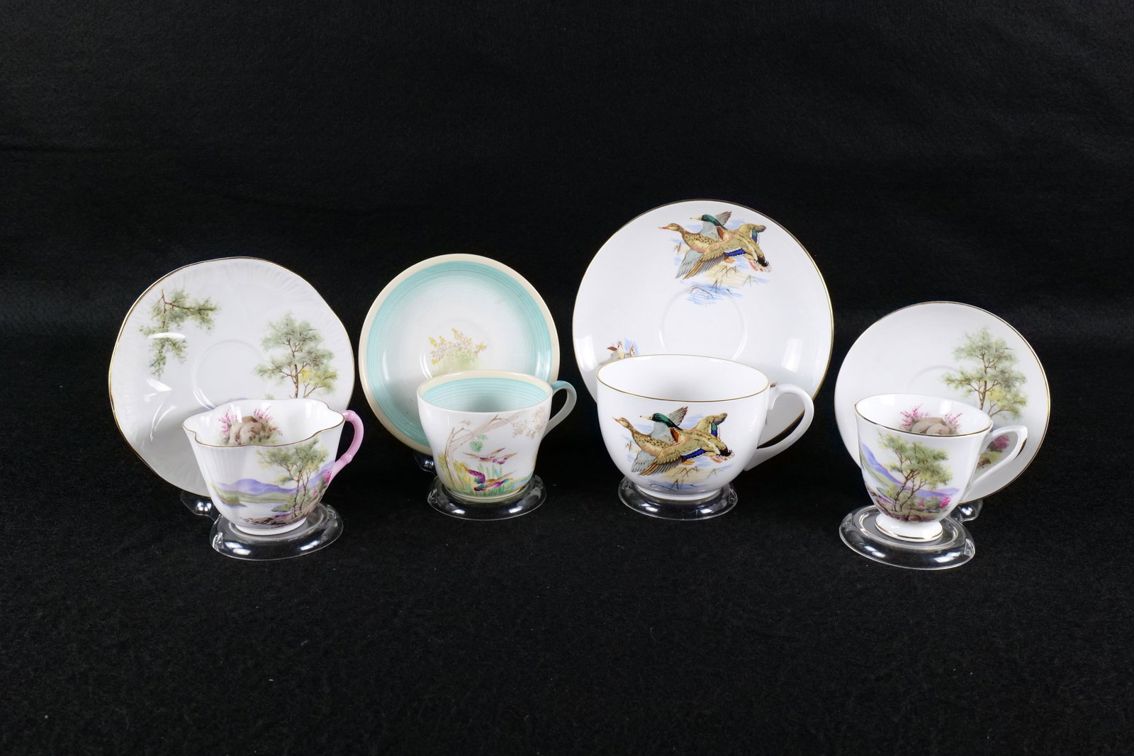 Lot of 4 Shelley Bone China Teacups and Saucers (1 of 19)