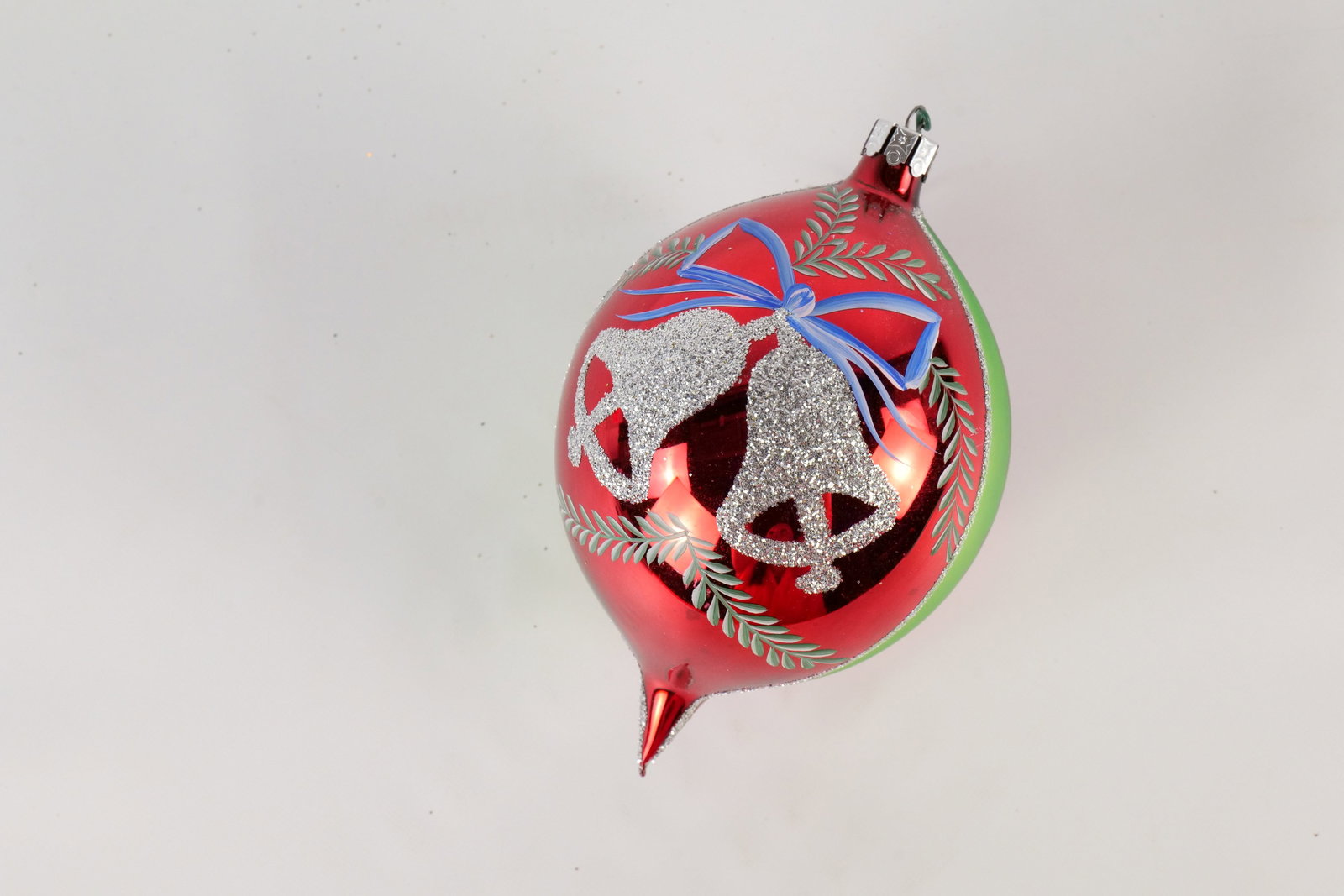Christopher Radko Fantasia Bedford Falls Silver Bells Drop Ornament: Christopher Radko Fantasia Bedford Falls Silver Bells Drop Ornament. Measures 6.25" long. No Box. All invoices must be paid within 24 hours of the sale. We offer multiple shipping options, please read