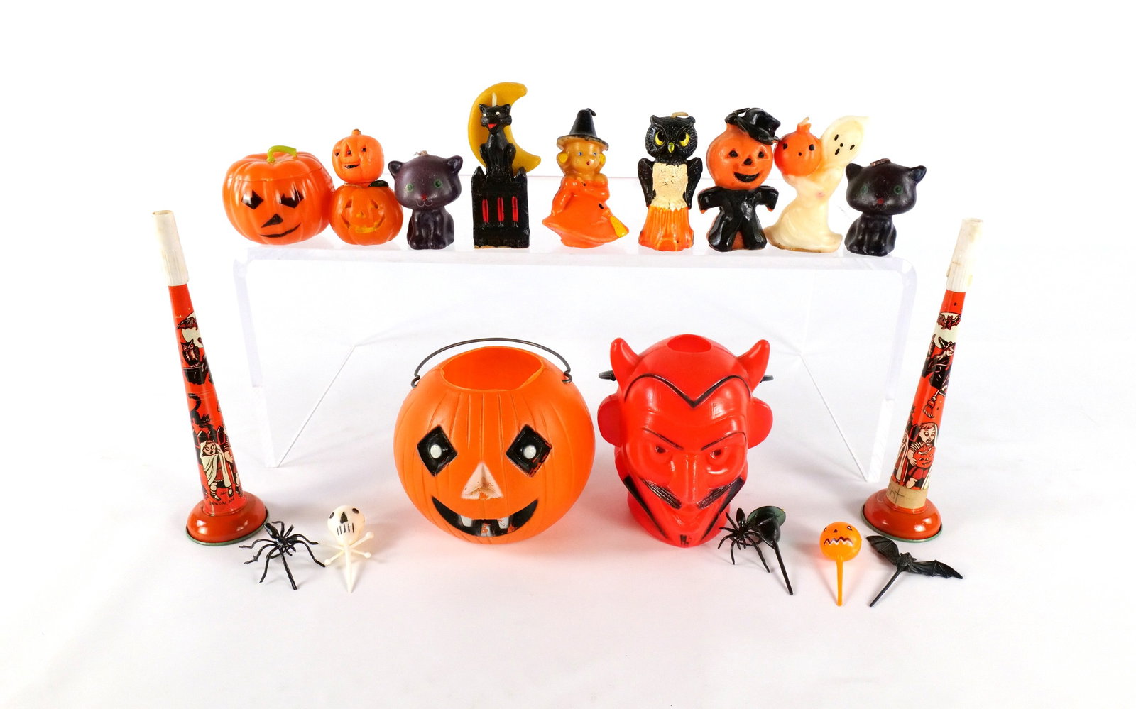 Lot of Vintage Halloween Items (1 of 12)