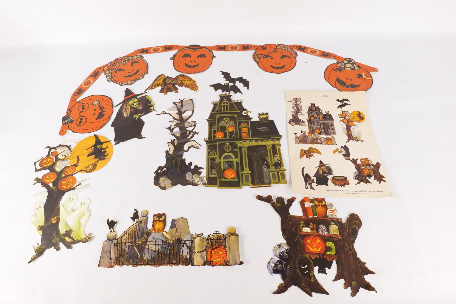Lot of Vintage Halloween Die Cuts (1 of 20)