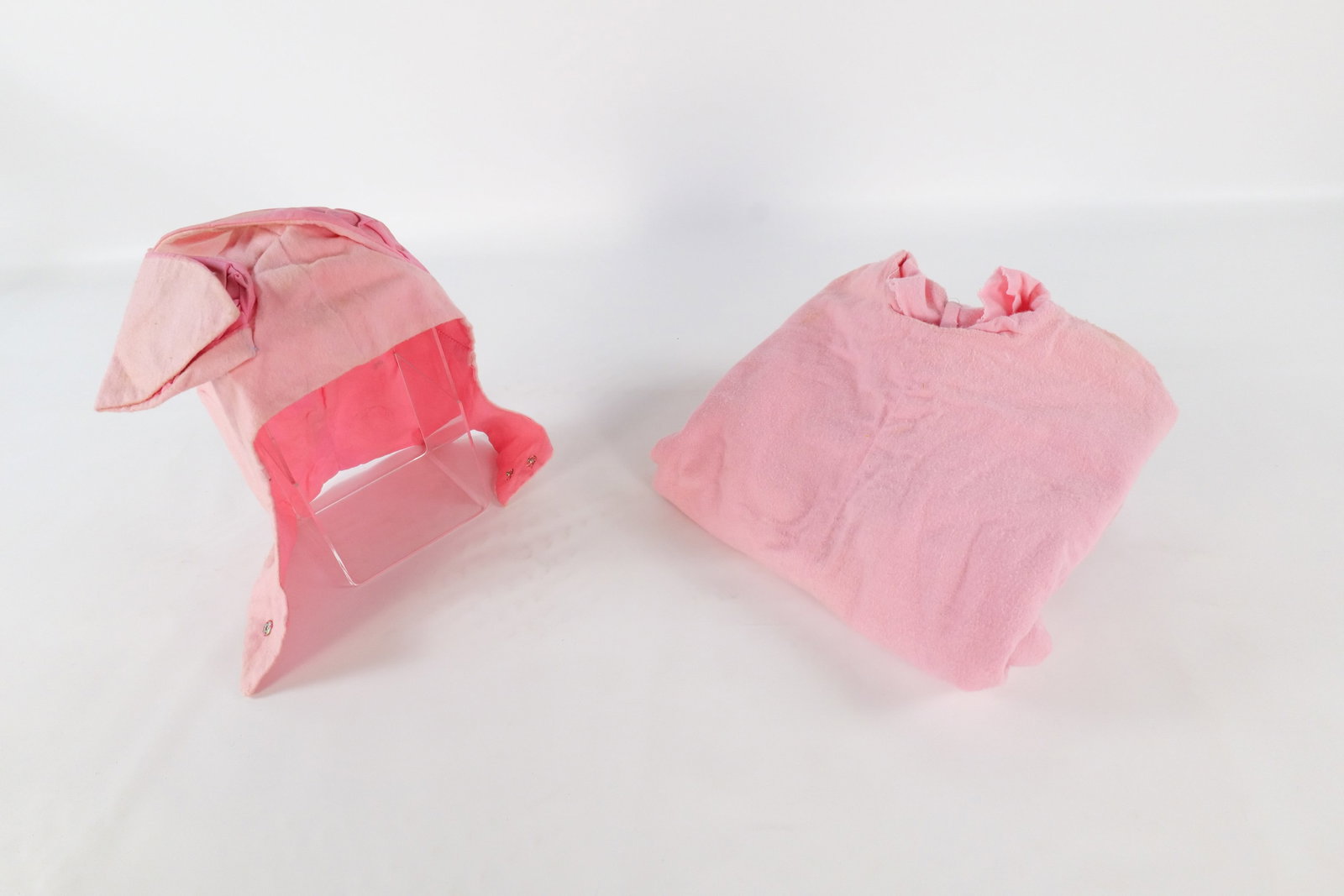 Vintage Pink Bunny Costume: Vintage Pink Bunny Costume. Has staining. All invoices must be paid within 24 hours of the sale. We offer multiple shipping options, please read the shipping terms to understand your options. We also 