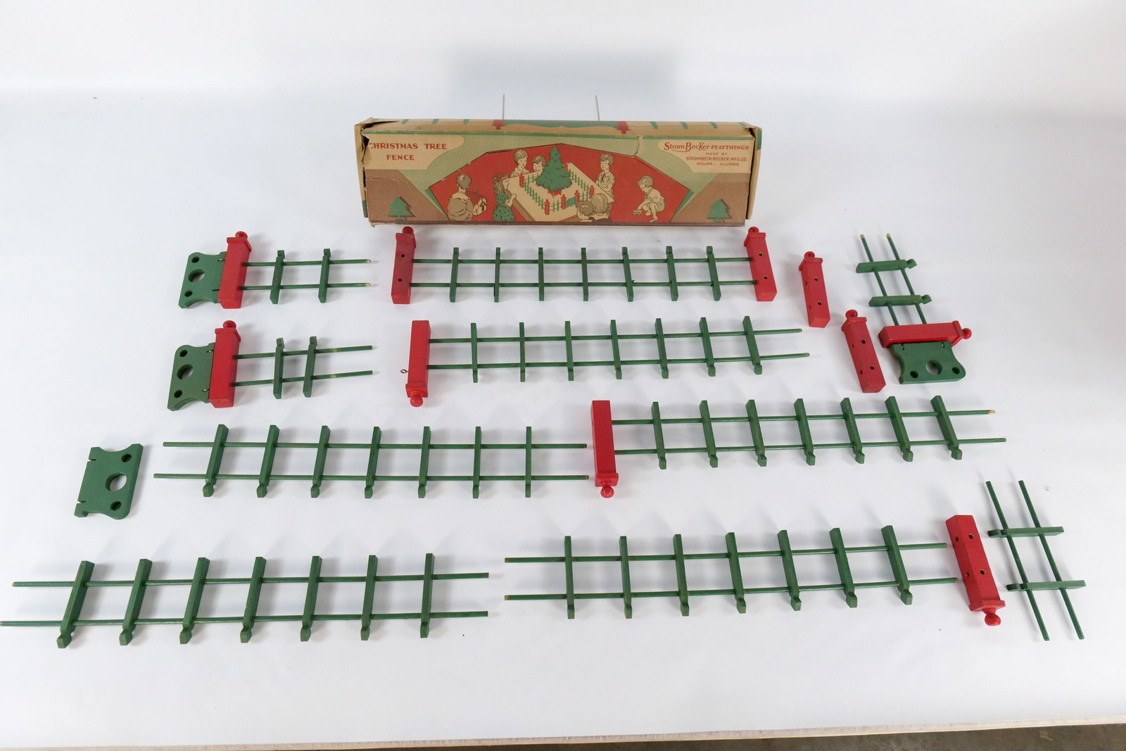 Vintage Strom Becker Playthings Christmas Tree Fence: Vintage Strom Becker Playthings Christmas Tree Fence. Unsure if complete. Boxes are AS-IS. All invoices must be paid within 24 hours of the sale. We offer multiple shipping options, please read the sh