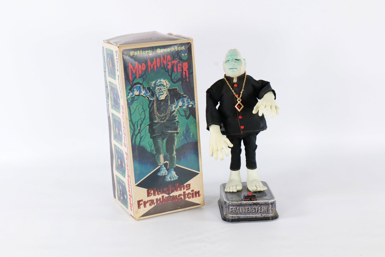 Battery Operated Mod Monster Blushing Frankenstein (1 of 14)