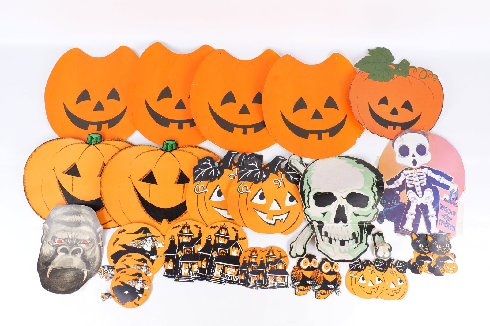 Lot of Cardboard Halloween Cutouts (1 of 7)