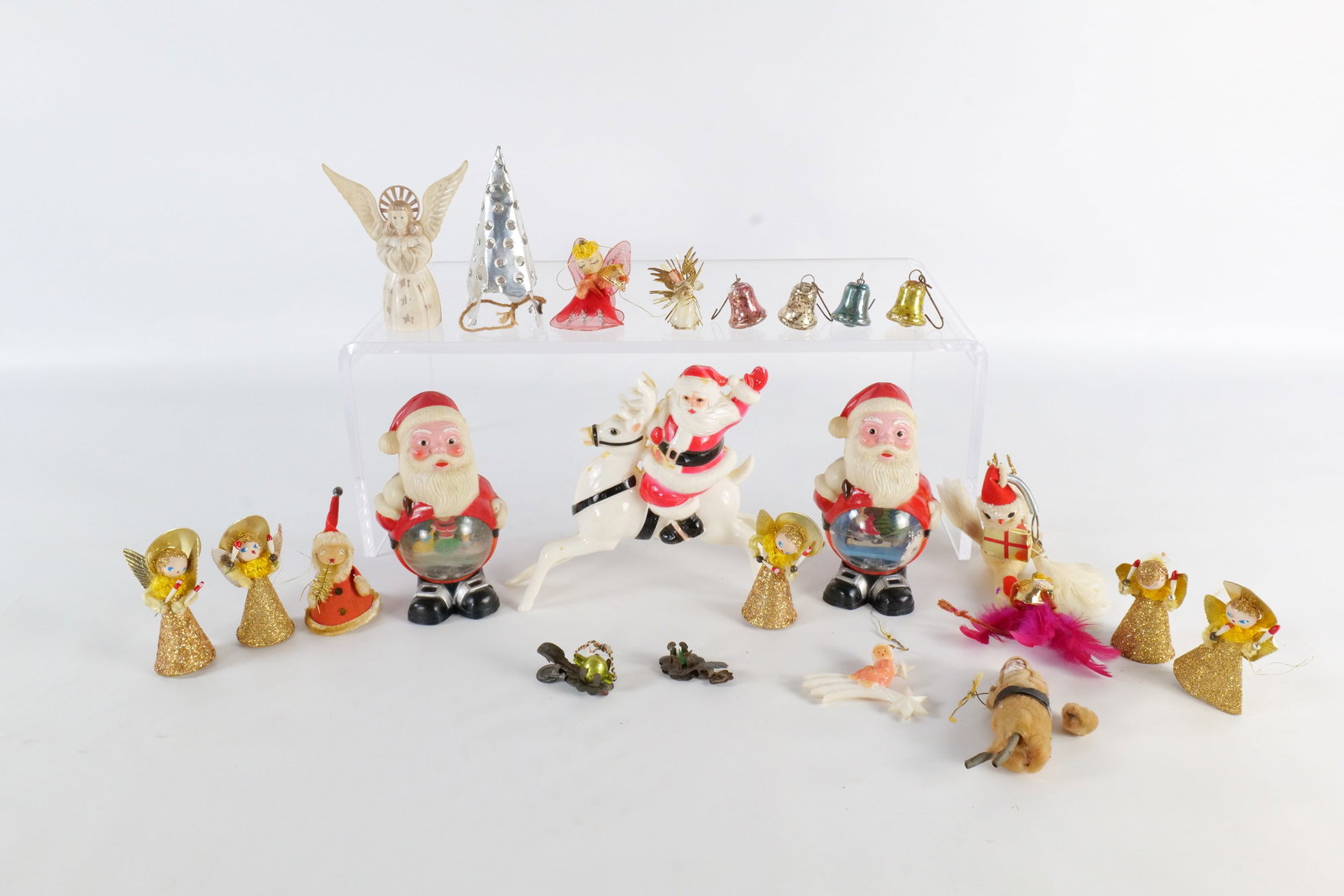 Lot of Assorted Christmas Items (1 of 13)