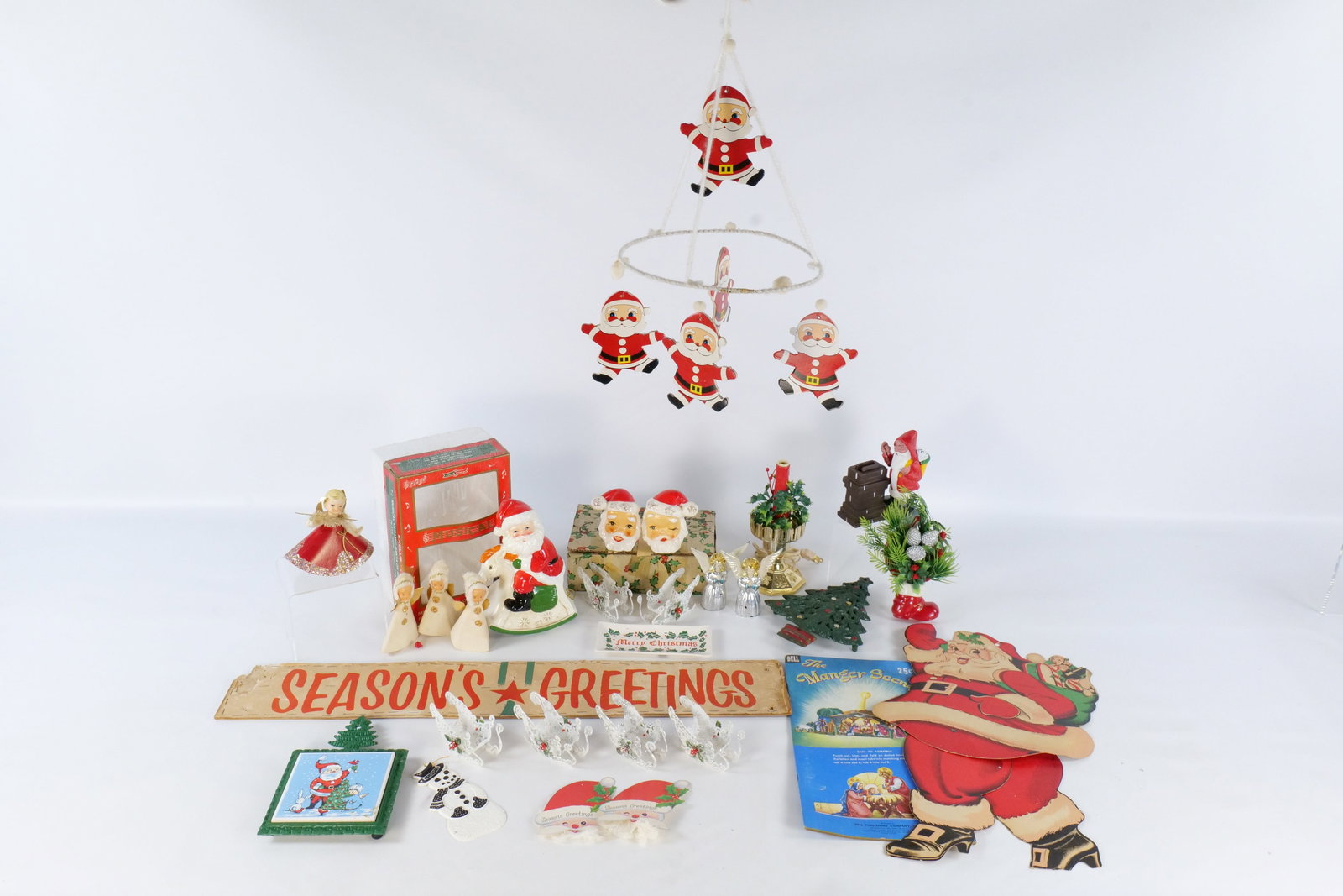 Lot of Vintage Christmas Items (1 of 20)