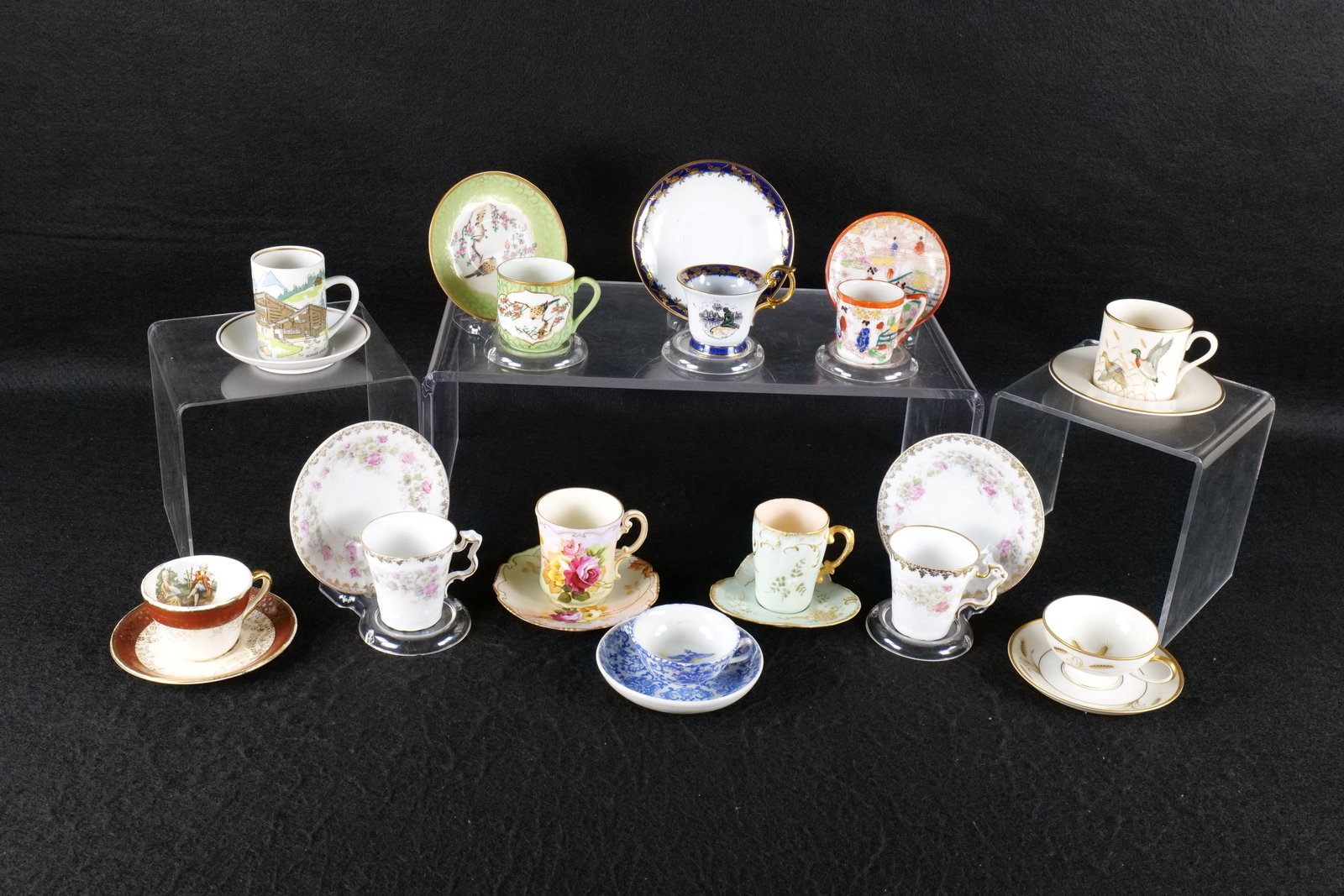 Lot of Cups and Saucers (1 of 18)