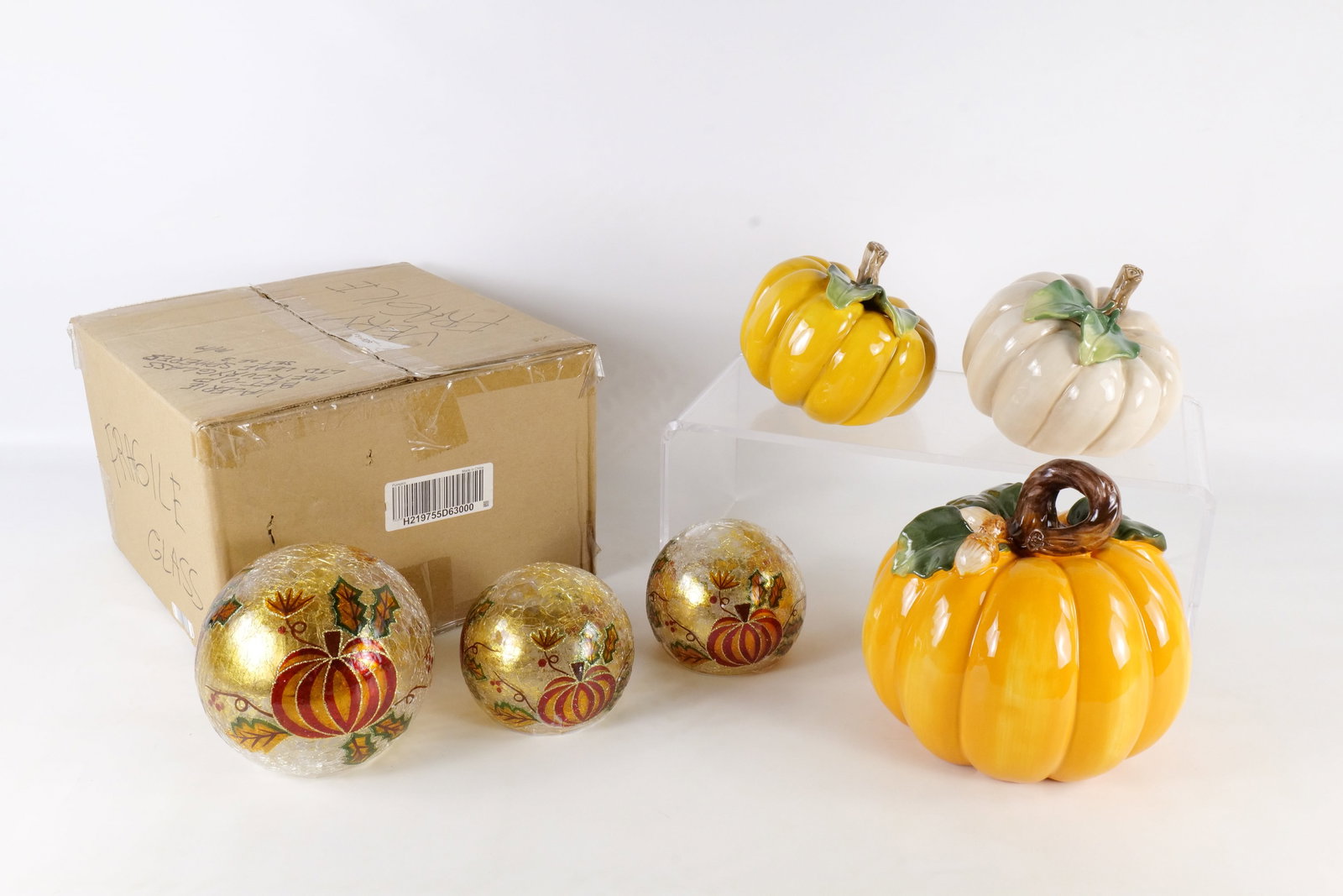 Group of Holiday D?cor: Group of fall decor including 3 Valerie light up globes and 3 ceramic pumpkins by Fitz and Floyd. Largest measures 9" in diameter. All invoices must be paid within 24 hours of the sale. We offer multi