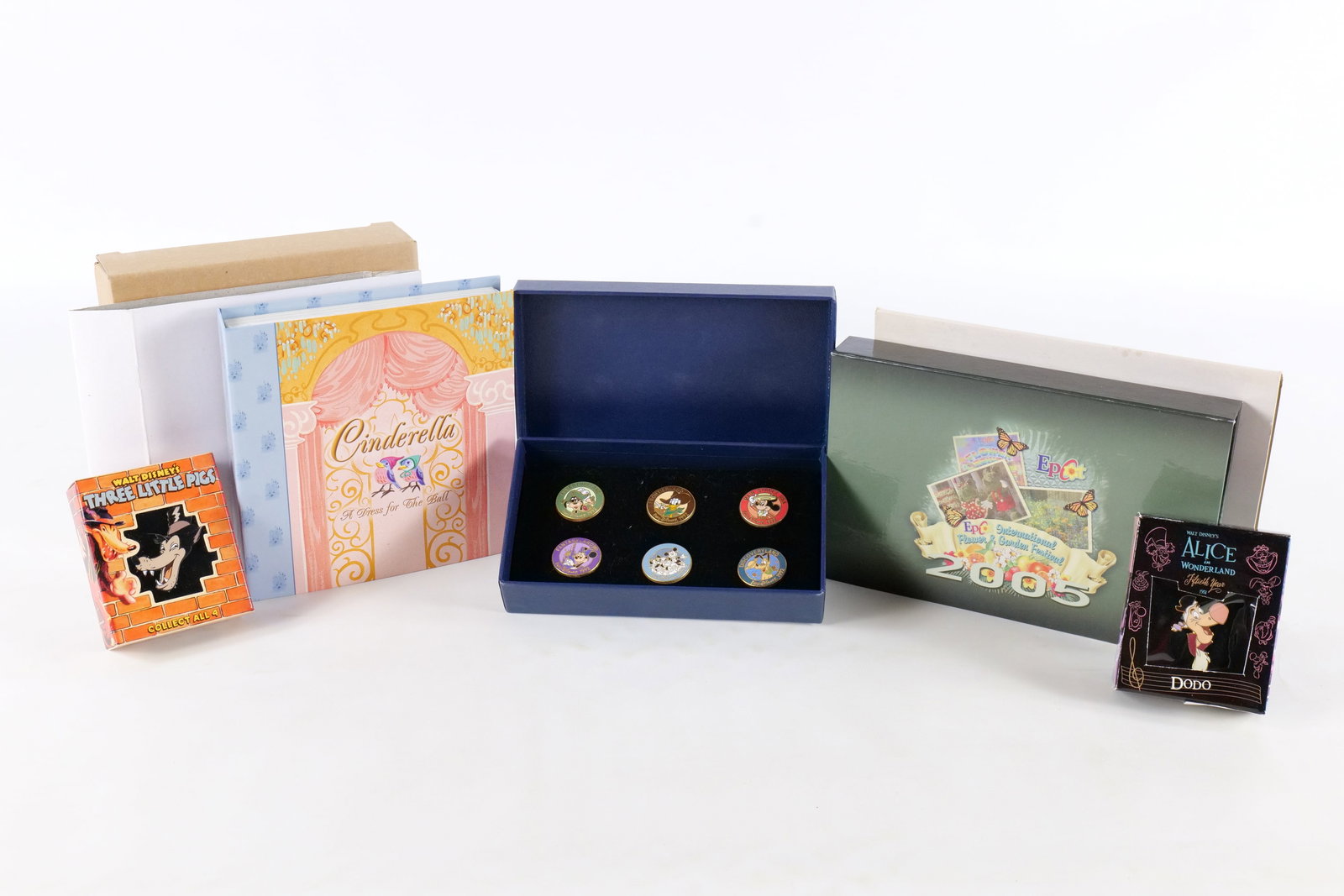 Lot of Disney Pins (1 of 20)