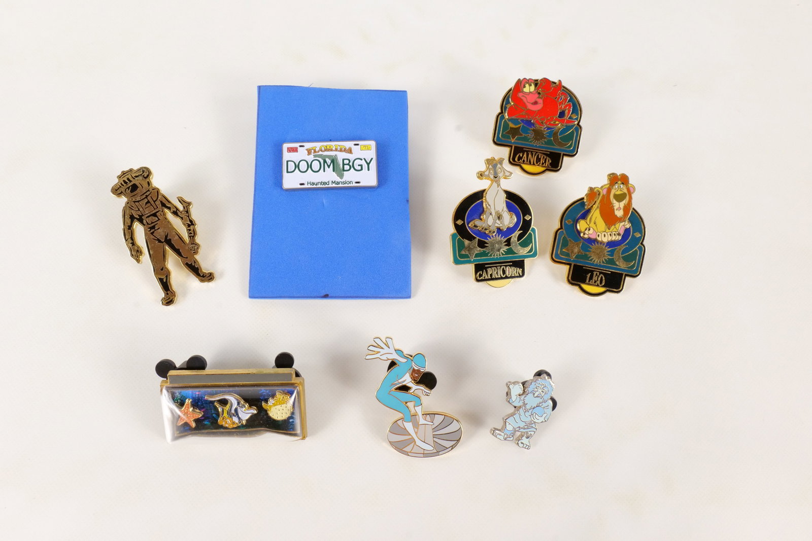 Lot of 8 Disney Trading Pins (1 of 11)
