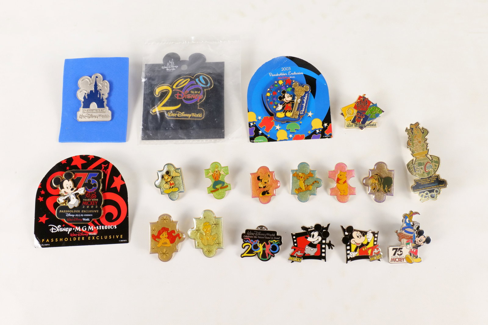 Lot of 18 Disney Trading Pins (1 of 17)