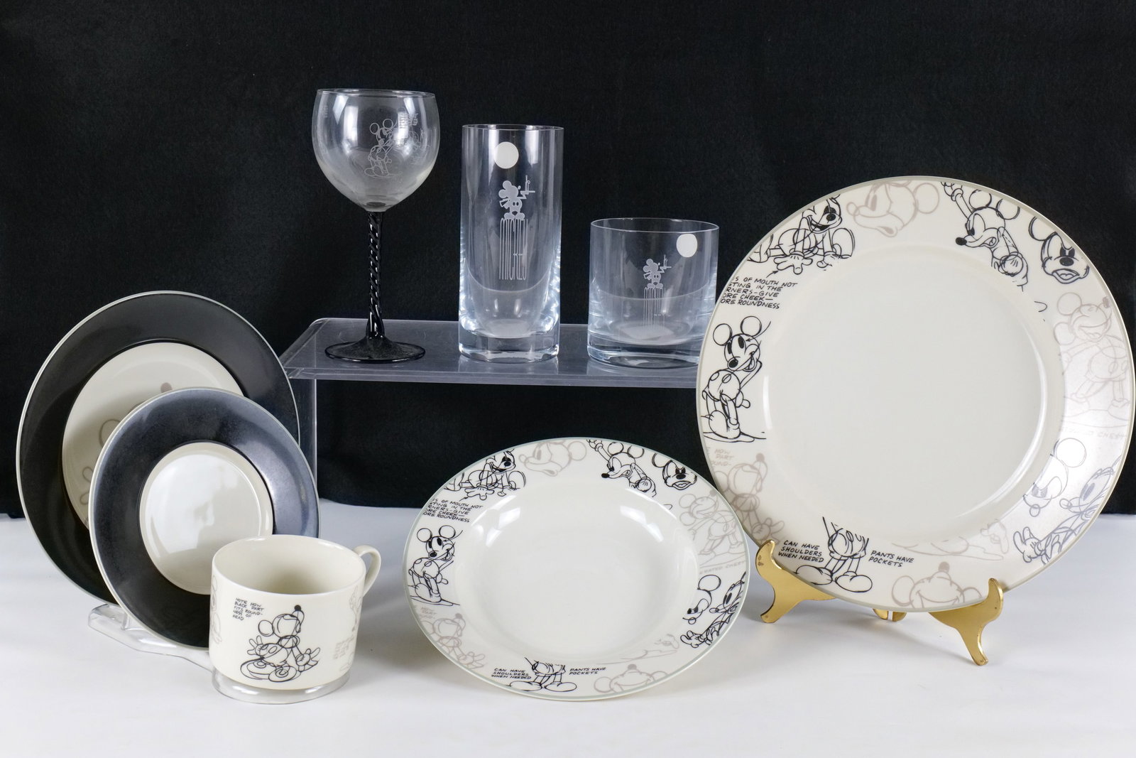 Lot of Disney Dinnerware (1 of 19)