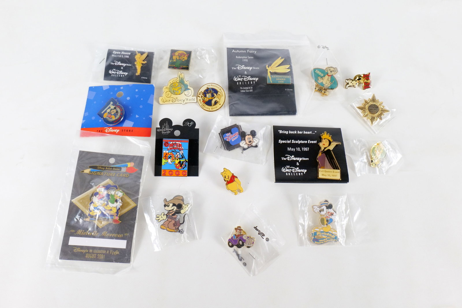 Lot of 18 Disney Pins (1 of 13)