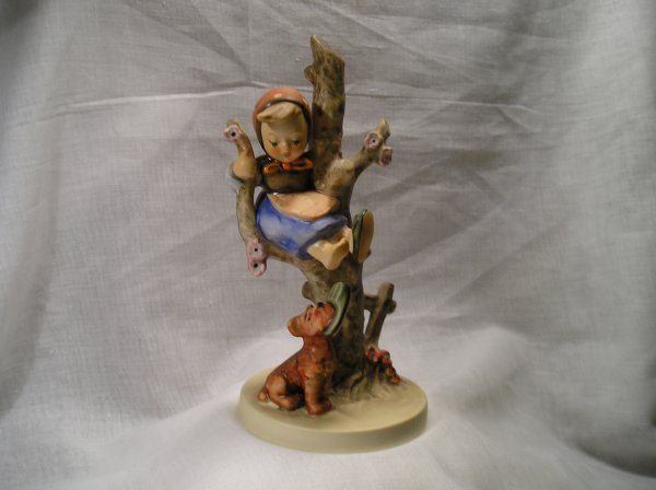 Hummel Goebel Figurine Out of Danger #56/B Trademar