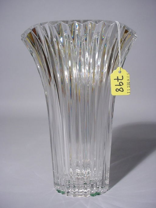 407 MIKASA CRYSTAL FLUTED VASE, ''Excelsior'' pattern; Apr 23, 2006 Hart Galleries in TX