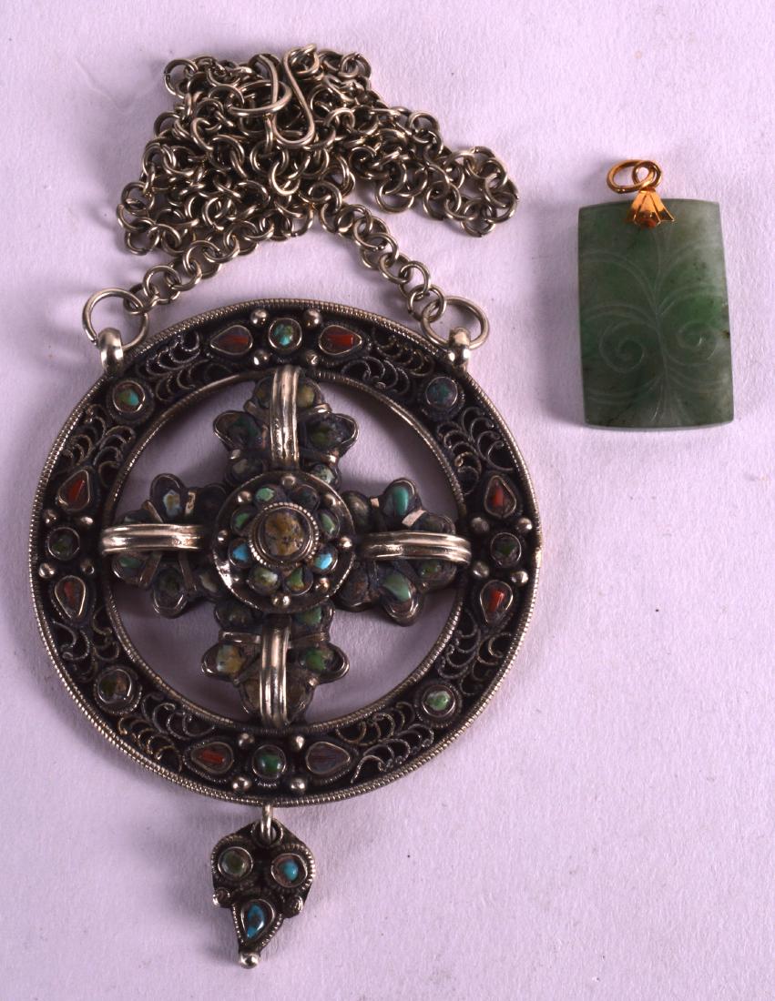 A 19TH CENTURY WHITE METAL AND TURQUOISE NECKLACE (1 of 1)