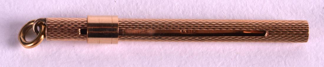 AN EDWARDIAN 9CT GOLD PUSH-OUT TOOTH PICK by: AN EDWARDIAN 9CT GOLD PUSH-OUT TOOTH PICK by Sampson-Mordan. 2.26 grams.